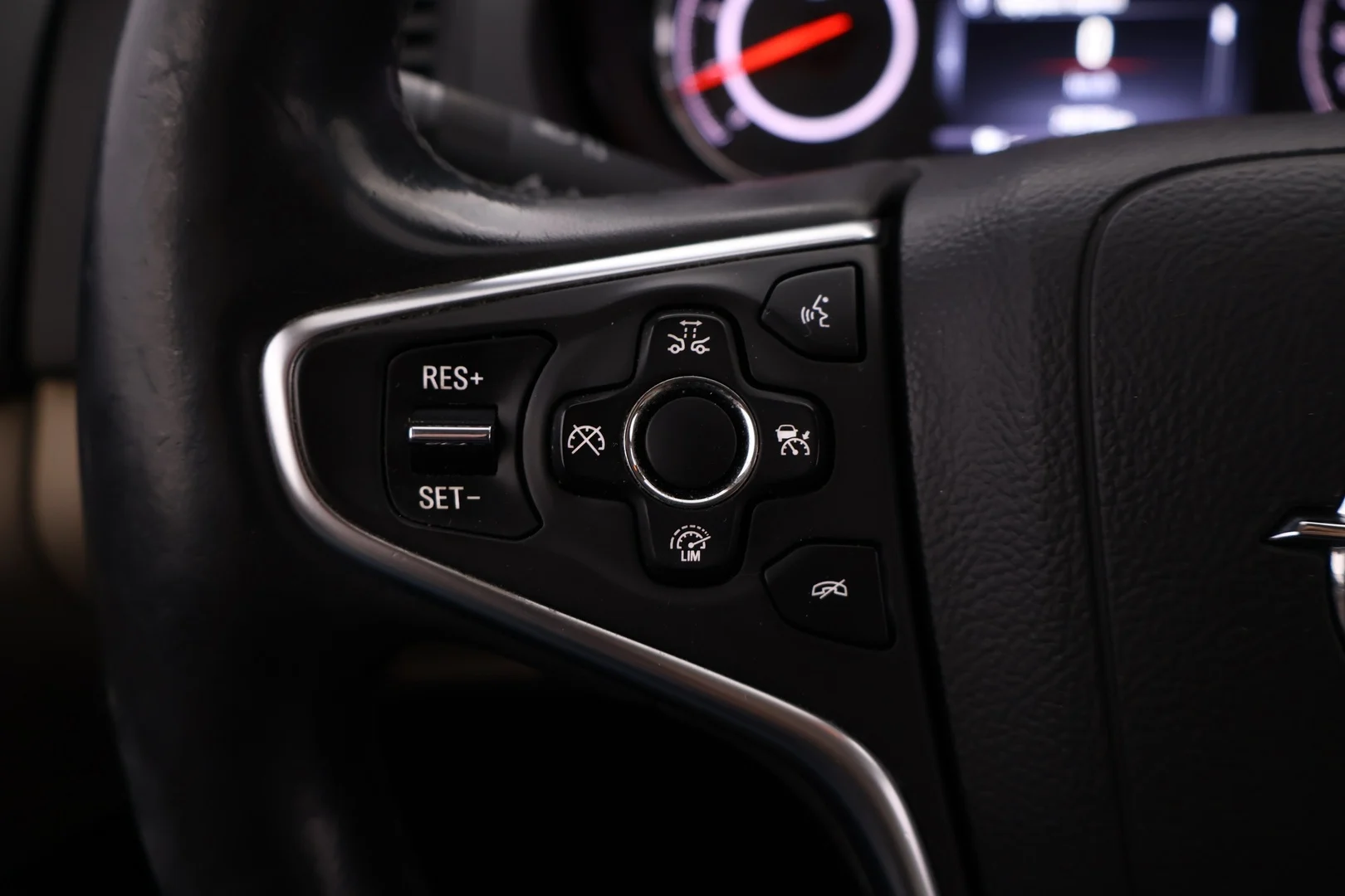 Car Image - 5Rw1DgJBAal4BGzSOMy0Pw