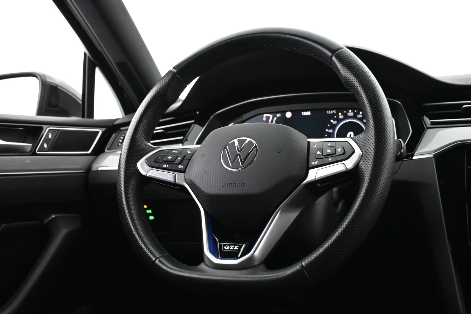 Car Image - 63Ew2Qqbgda5EmVkZV22ju