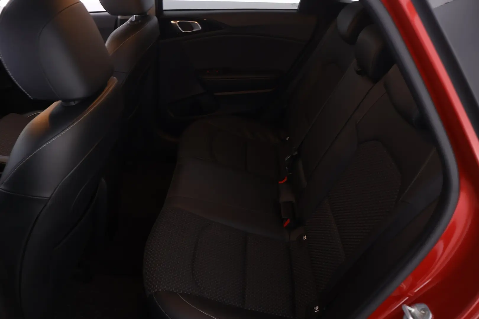 Car Image - 1jk19oNY2r3NslM0F3DXyp