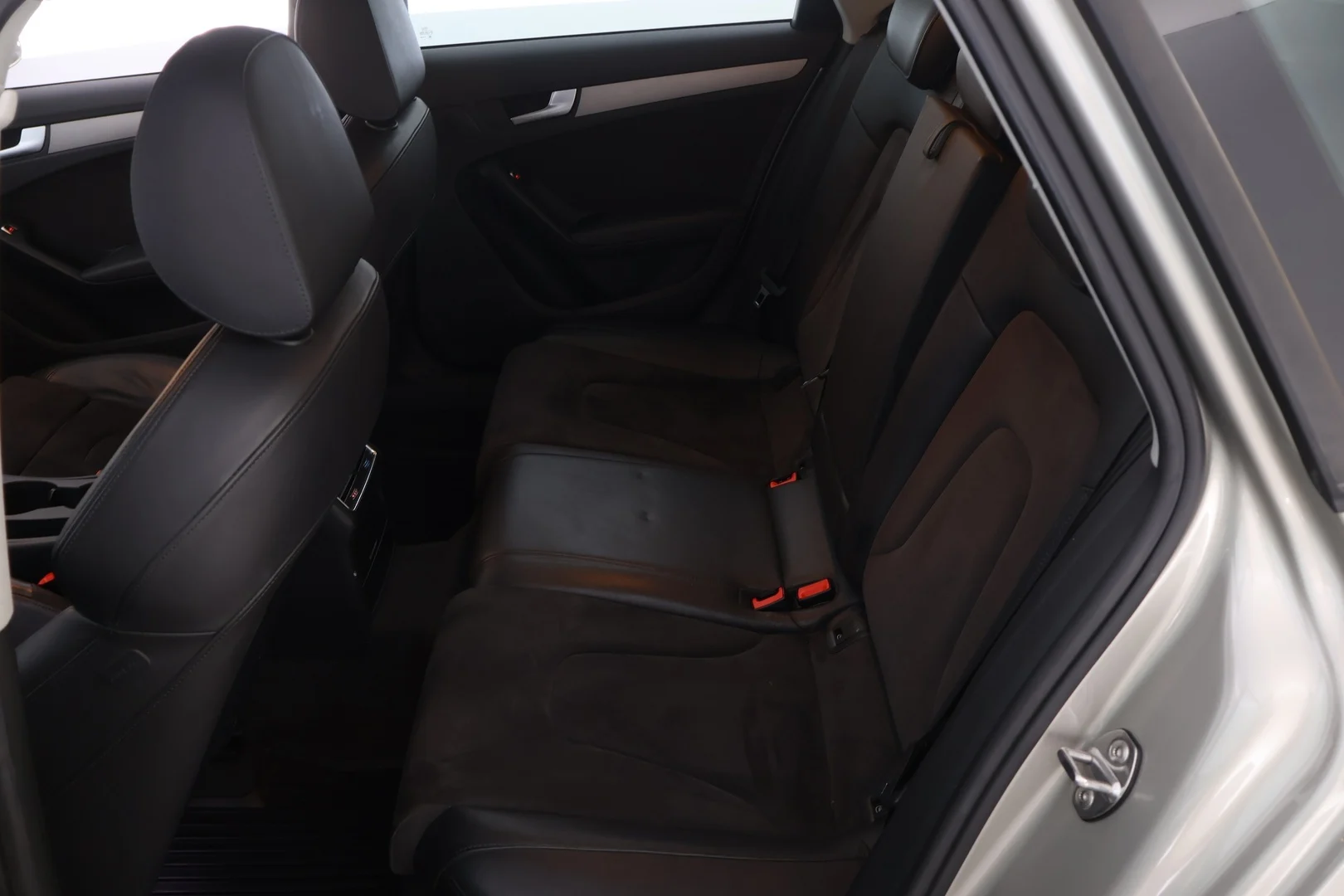 Car Image - scaeU4us1dGkNMtWL3vbn