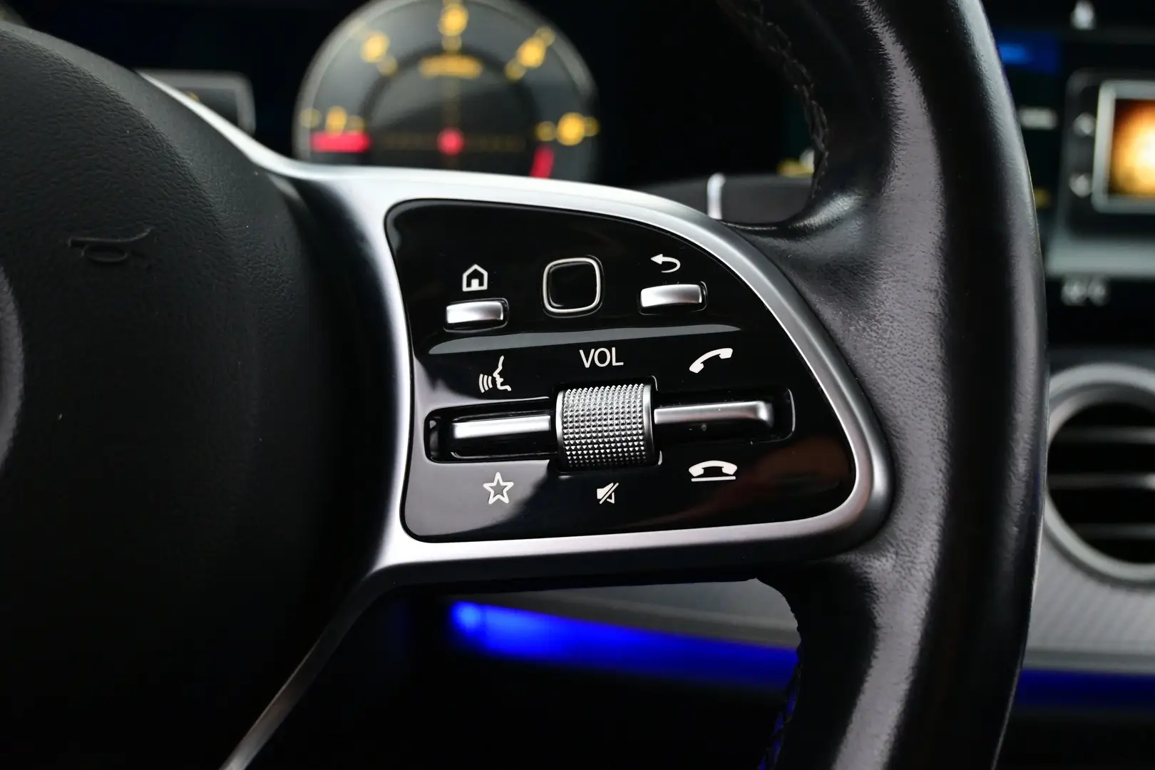 Car Image - 3sJ3HoJmNrWxnpv4xY9UxN