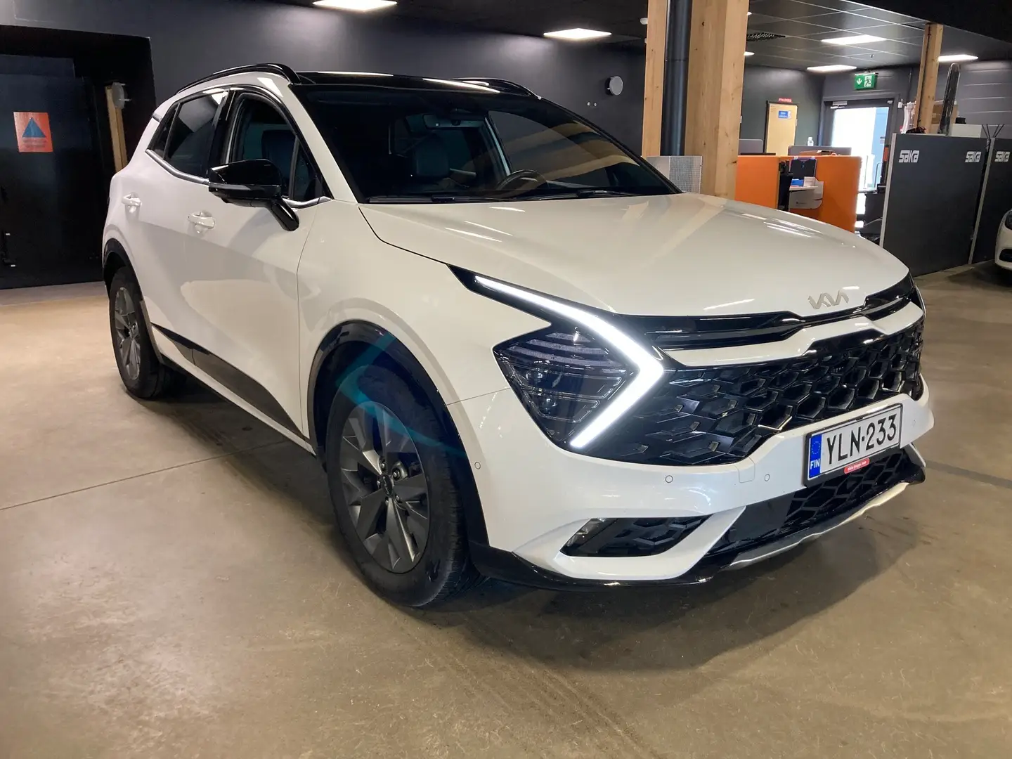 Car Image - 6P6JRHdS2MYx1D0VZuDf2S