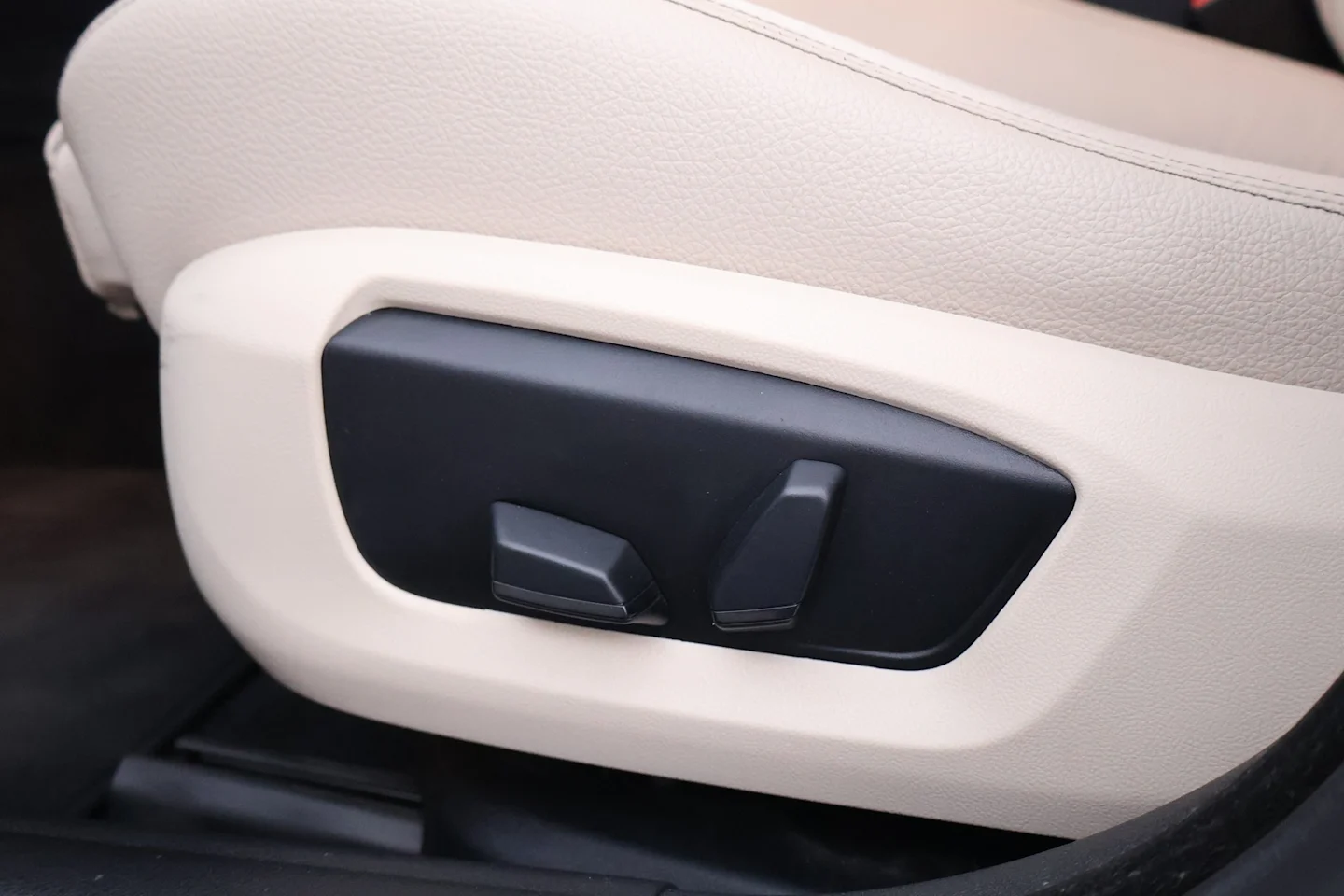 Car Image - 5GctCosmtK9qcgCEaqlxsj