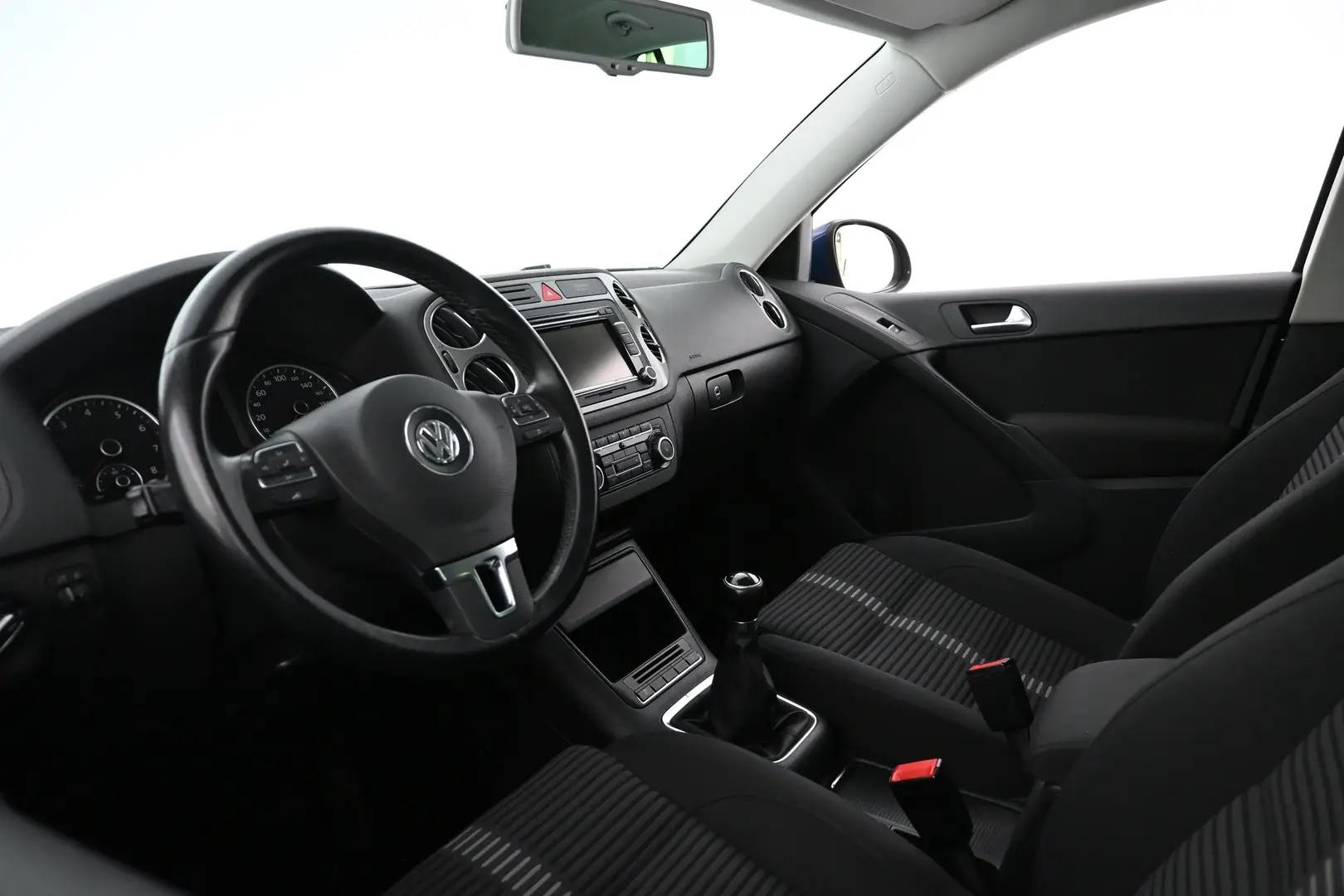 Car Image - 6TrG6ORZfoO1hi8wFGJzmf