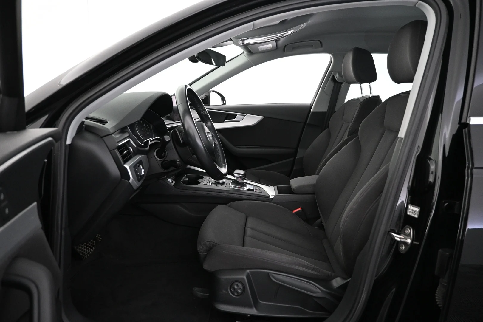 Car Image - 2Jcz7NfsbF37dwvrrnmKpz