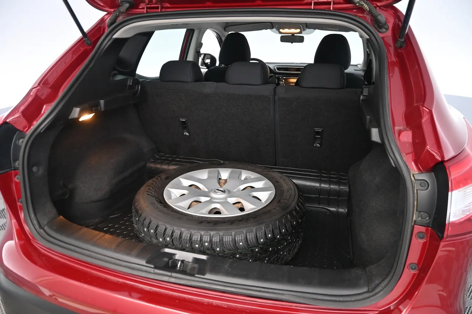 Car Image - 7MdfaDY8QWtuDuckIGfk4l