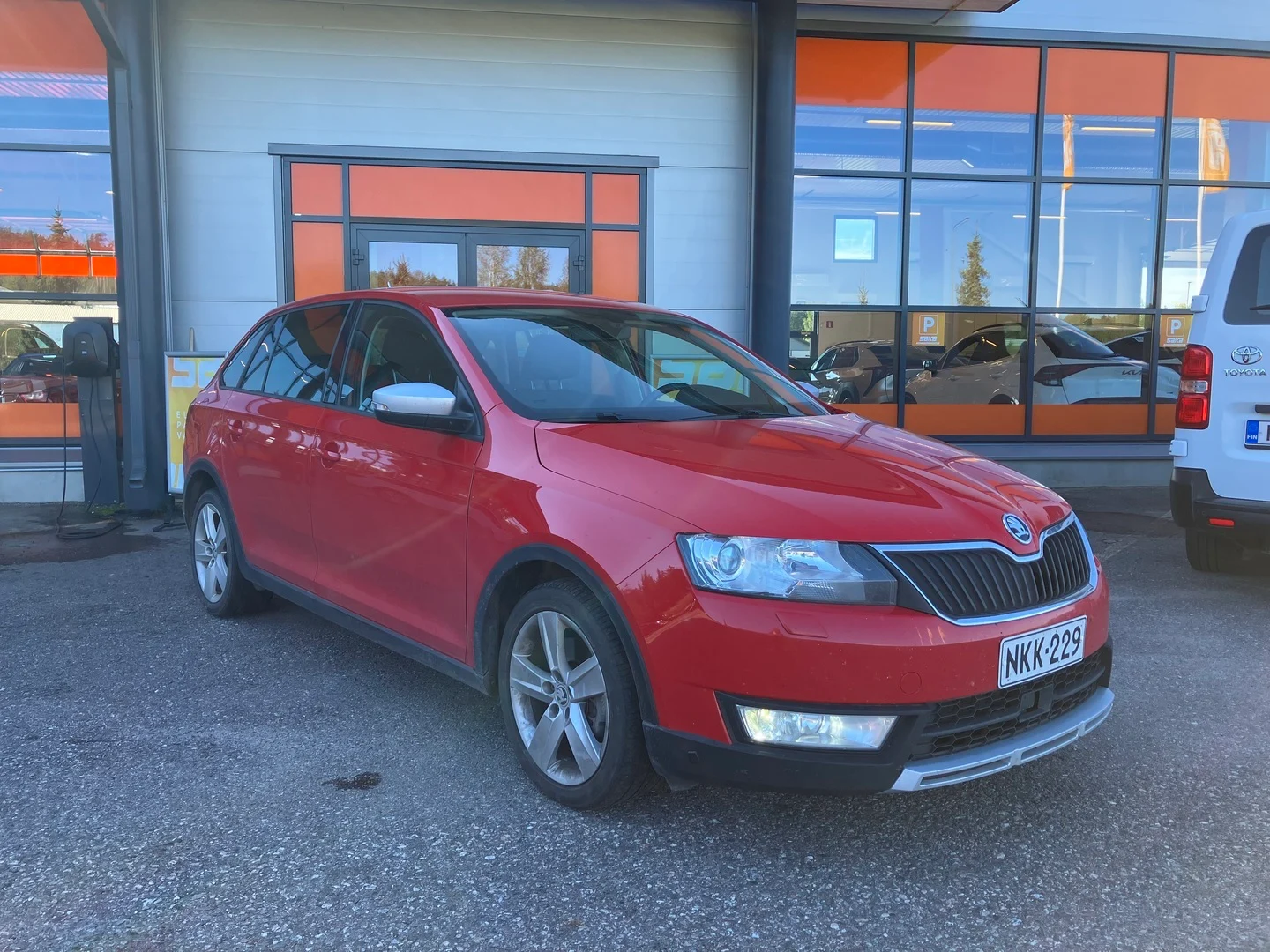 Car Image - 7lvpEhvaT0gDqBF5JZuhWr