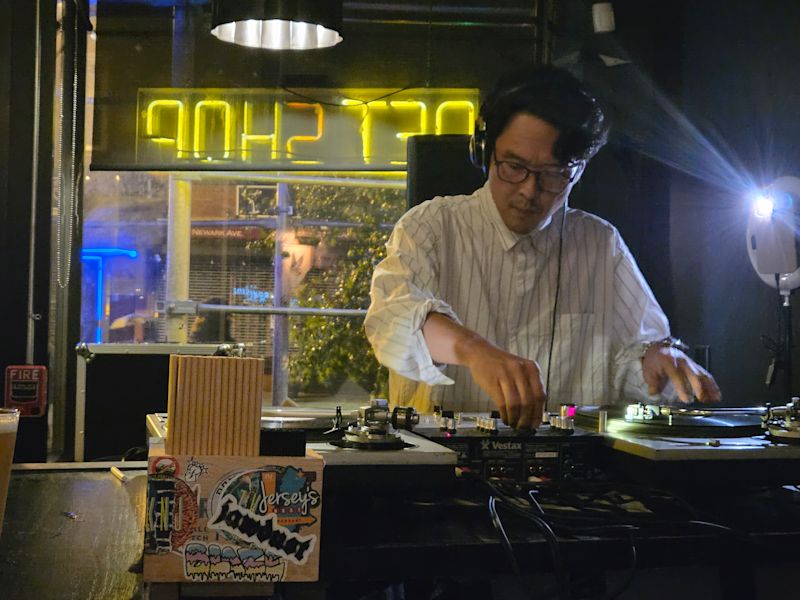 Halloween Vinyl & Vibes - DJ HIROSKI  flyer