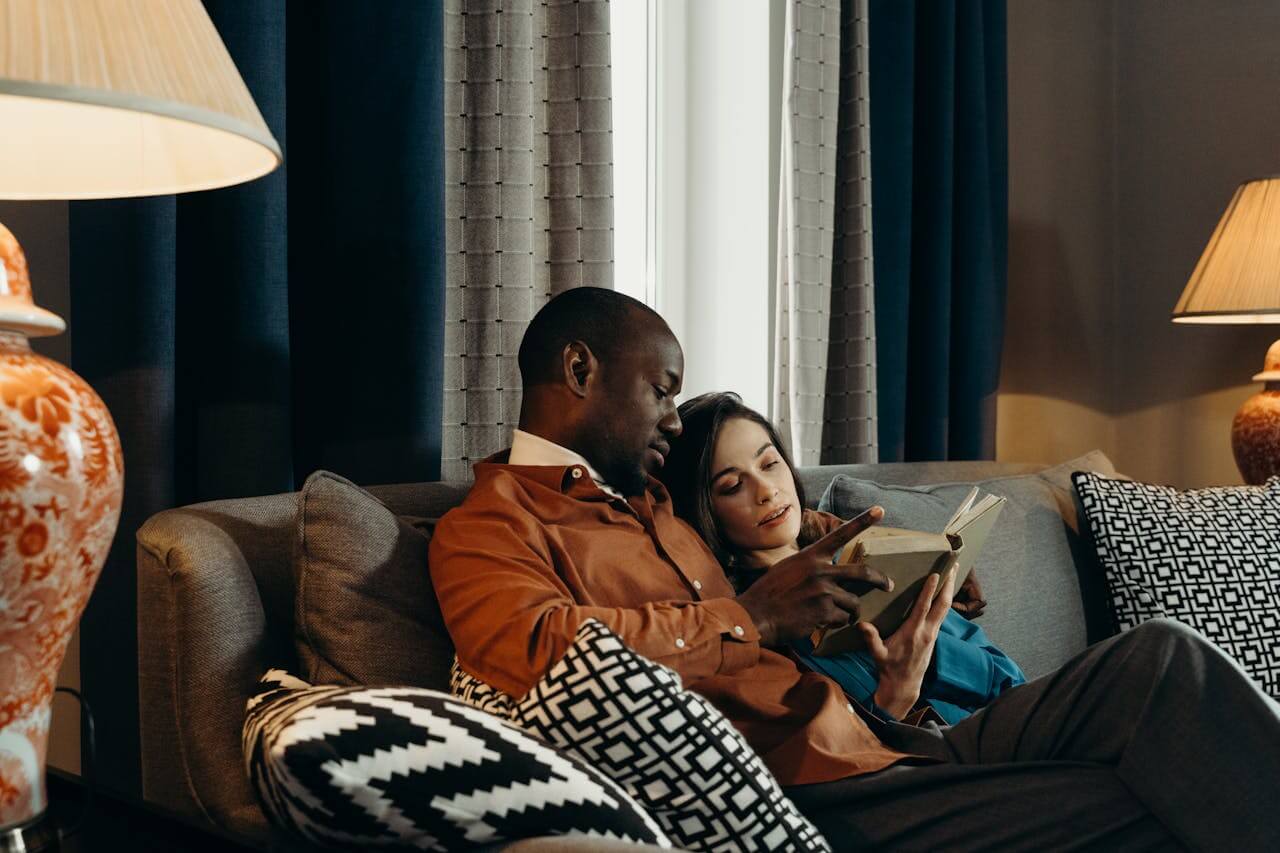 couple-discussing-rebuilding-trust