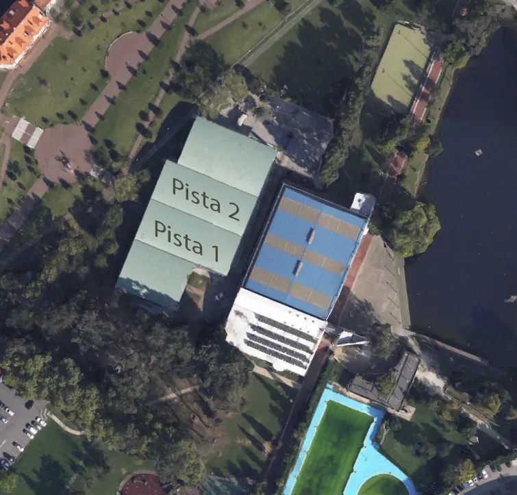 Aerial view of La Cantábrica’s covered tennis courts.