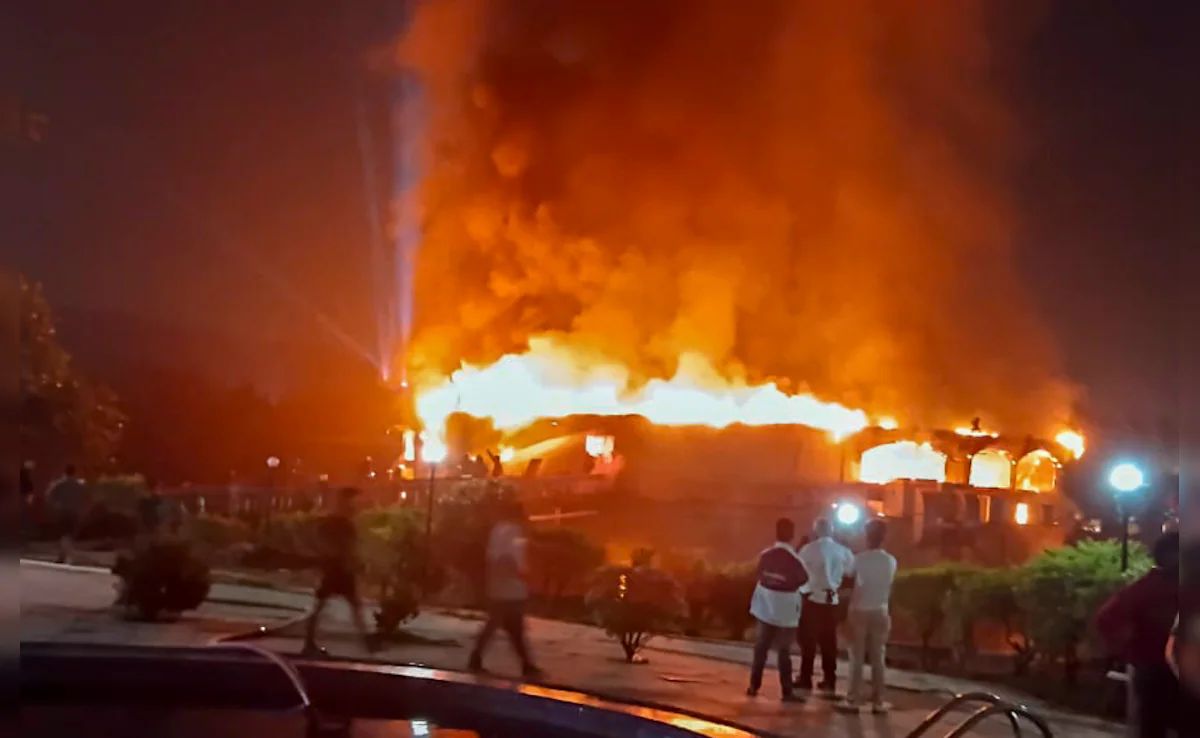 गोवा के अरपोरा नाइटक्लब में भयानक आग: 25 लोगों की मौत, कई घायल — बड़े पैमाने पर लापरवाही उजागर