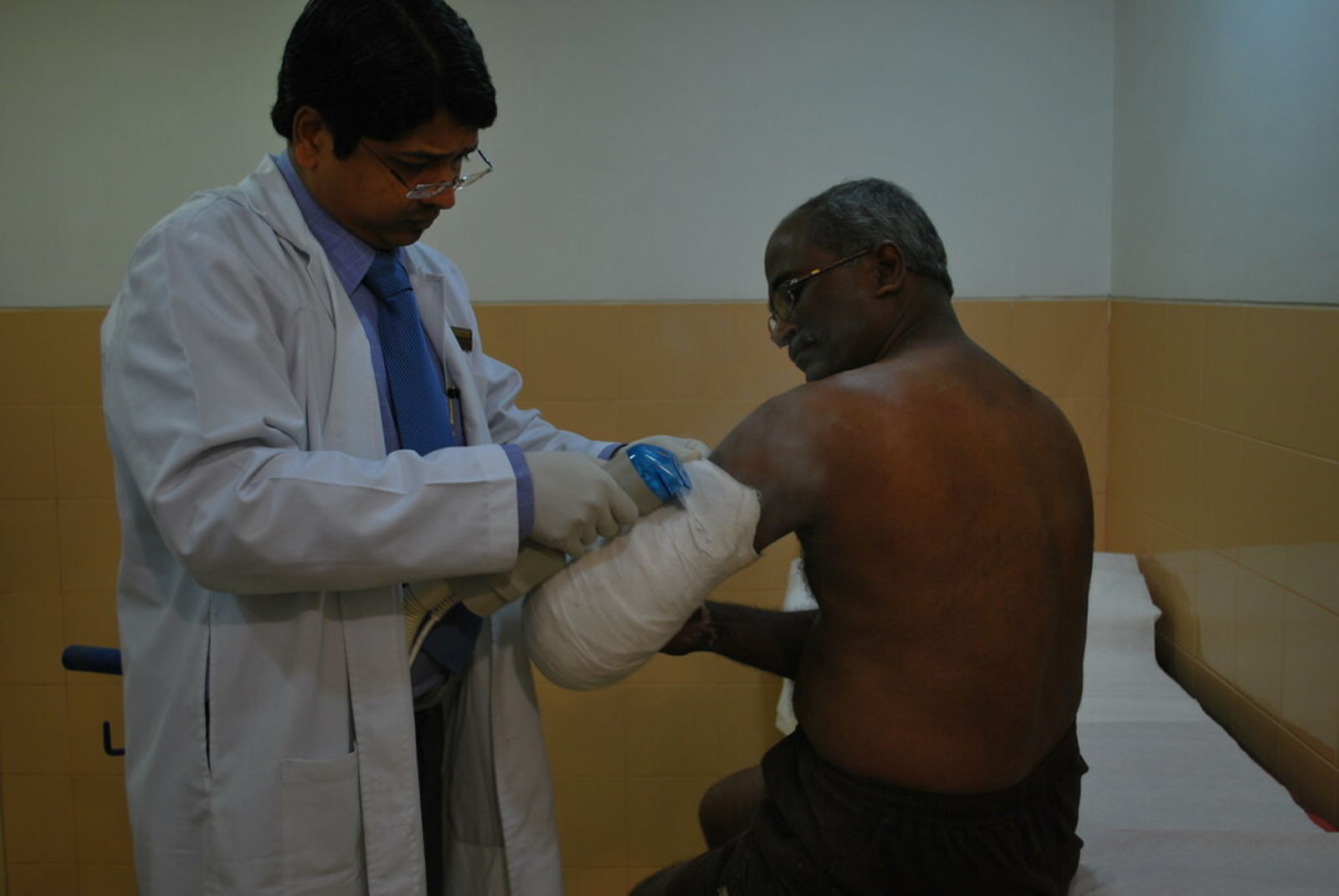 गर्मियों में स्वस्थ रहने के लिए AIIMS के डॉक्टर्स के 10 आसान तरीके