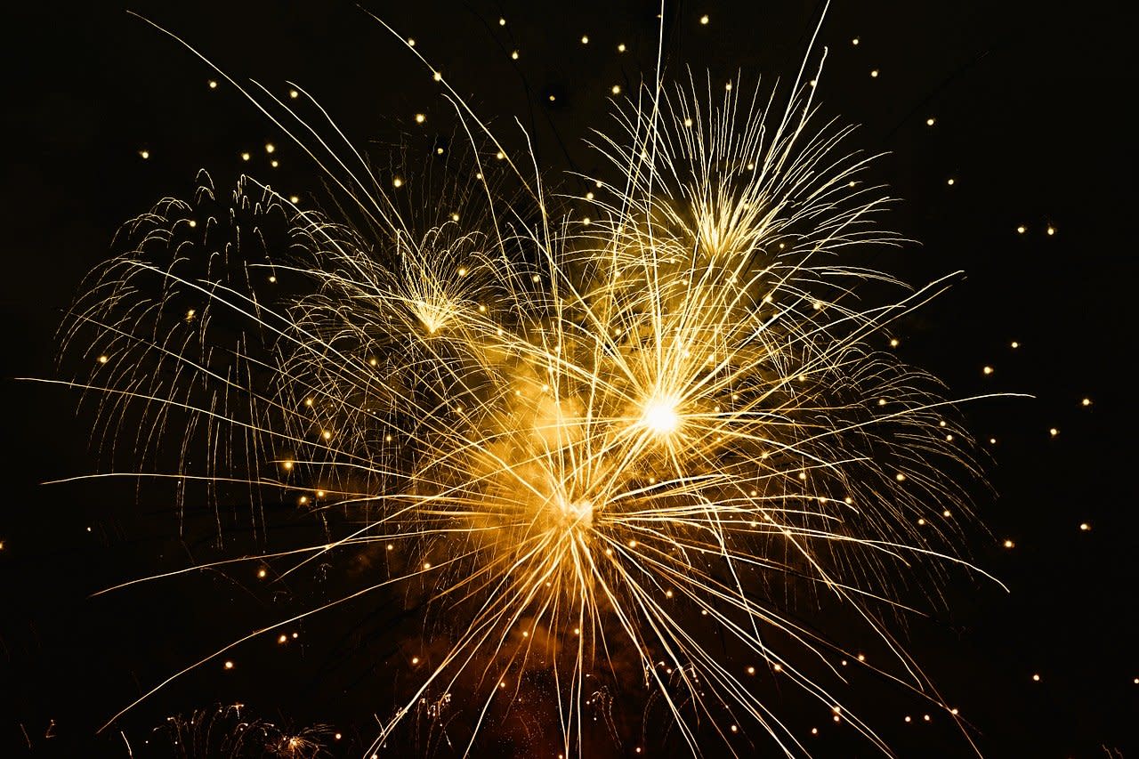 fireworks-1924628 1280