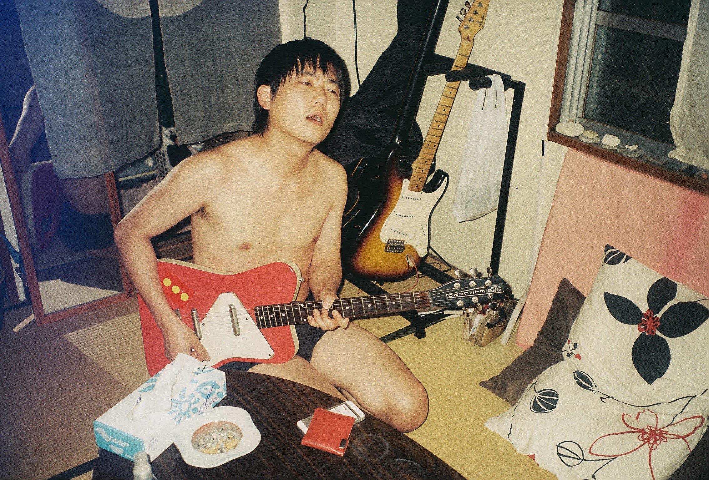 playing-guitar