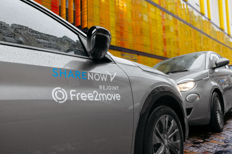 share-now-joins-free2move-paris-13-p208e-detail ID 14155