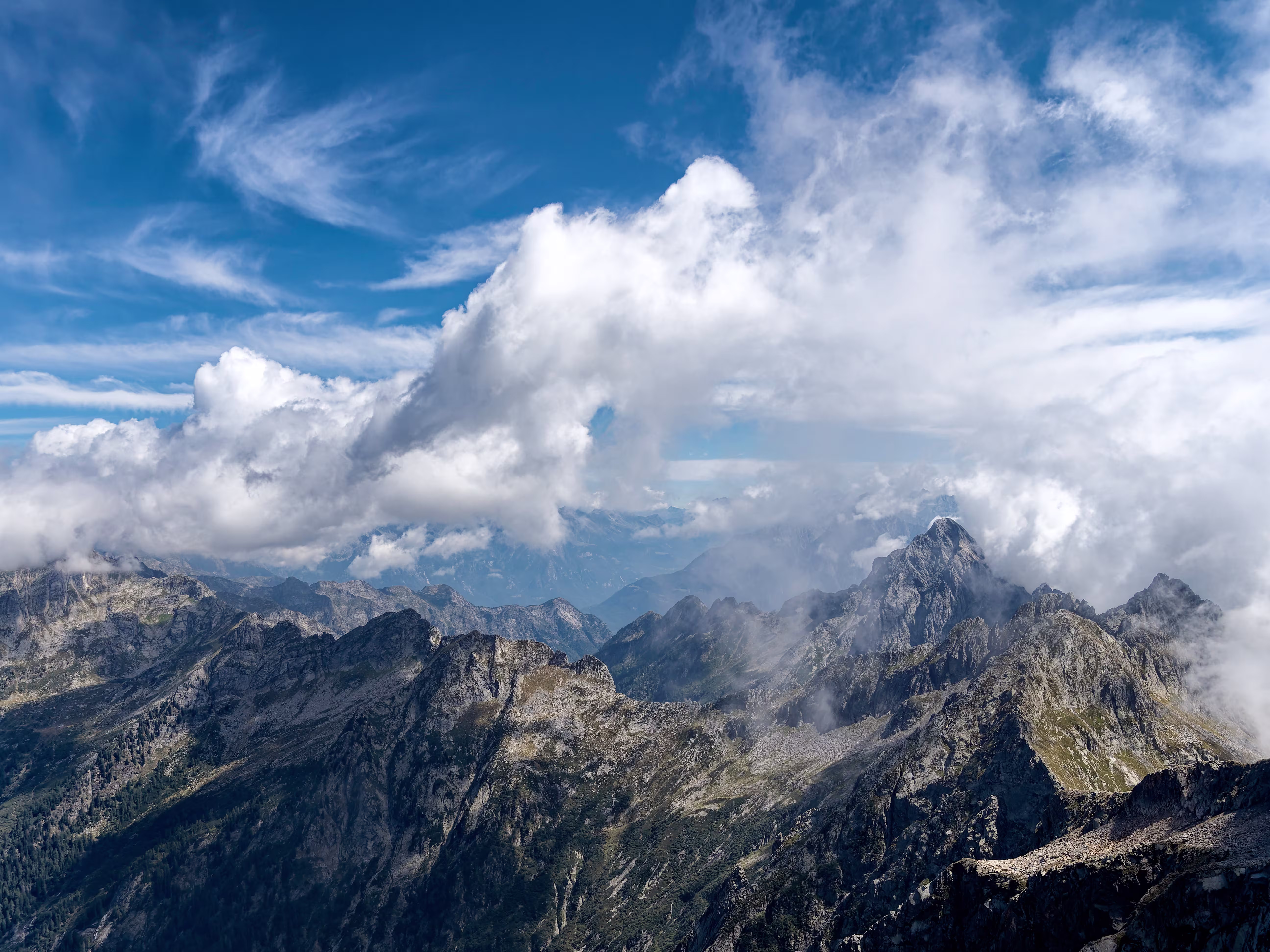 Il Pizzo Cavregasco dalla vetta del Pizzo Paglia