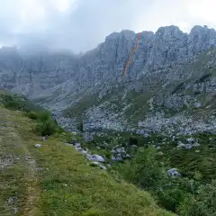 La via vista dal Rifugio Lecco