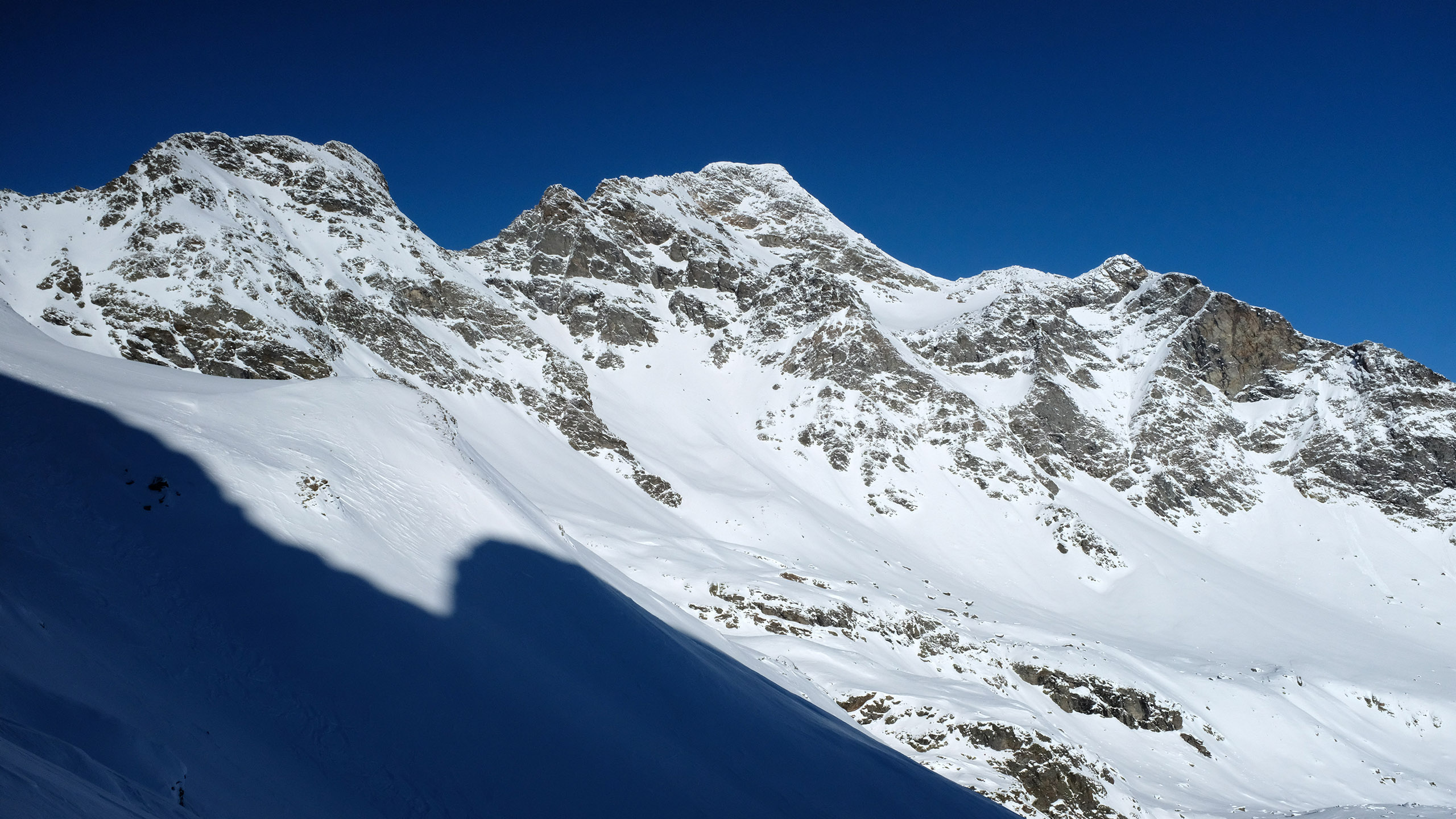 Scialpinismo alla Cima di Val Loga, Il Pizzo Tambò