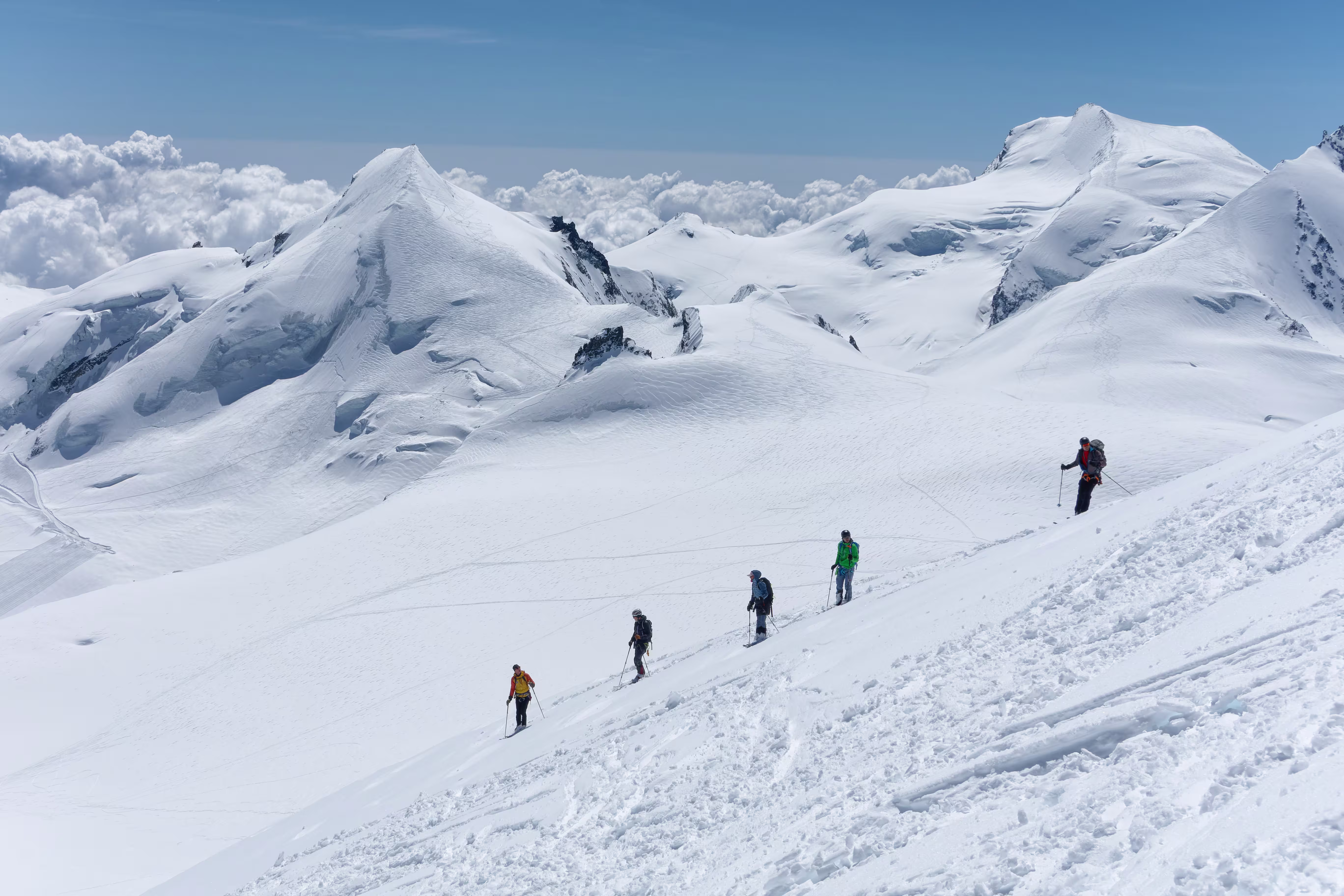Al cospetto di enormi ghiacciai