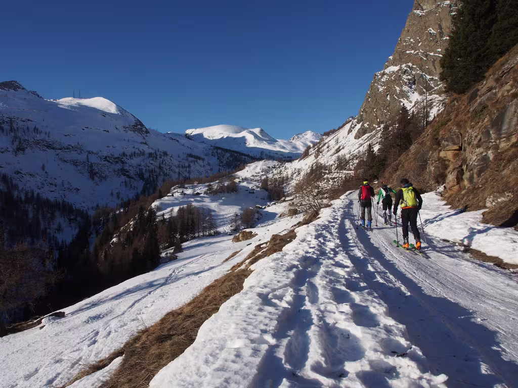 Sulla strada per Dondena