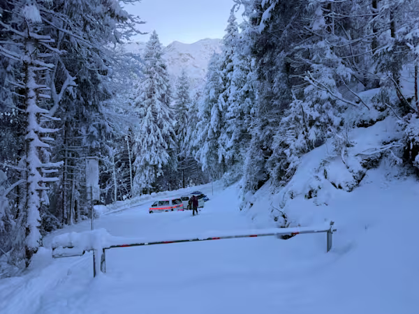 La poderale che parte sopra lo Schwarzenbach