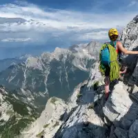 Mala Mojstrovka, spigolo nord, ammirando le Alpi Giulie