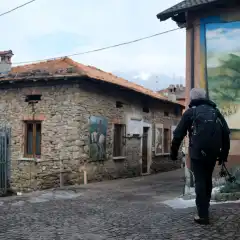 Parlasco, il Borgo affrescato