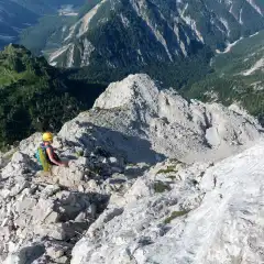 Facili roccette sotto la vetta