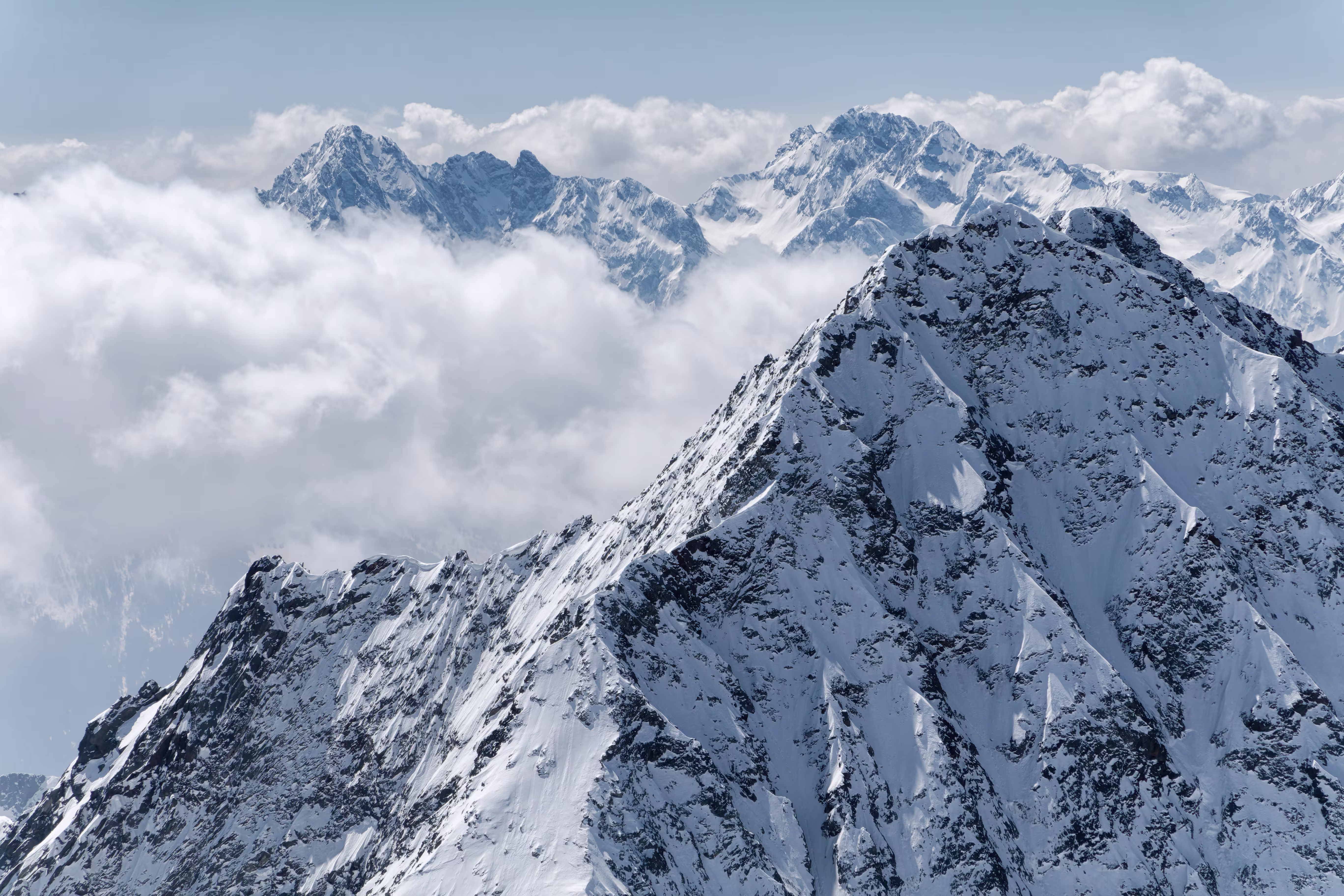 Il Pizzo Painale con le Orobie sullo sfondo