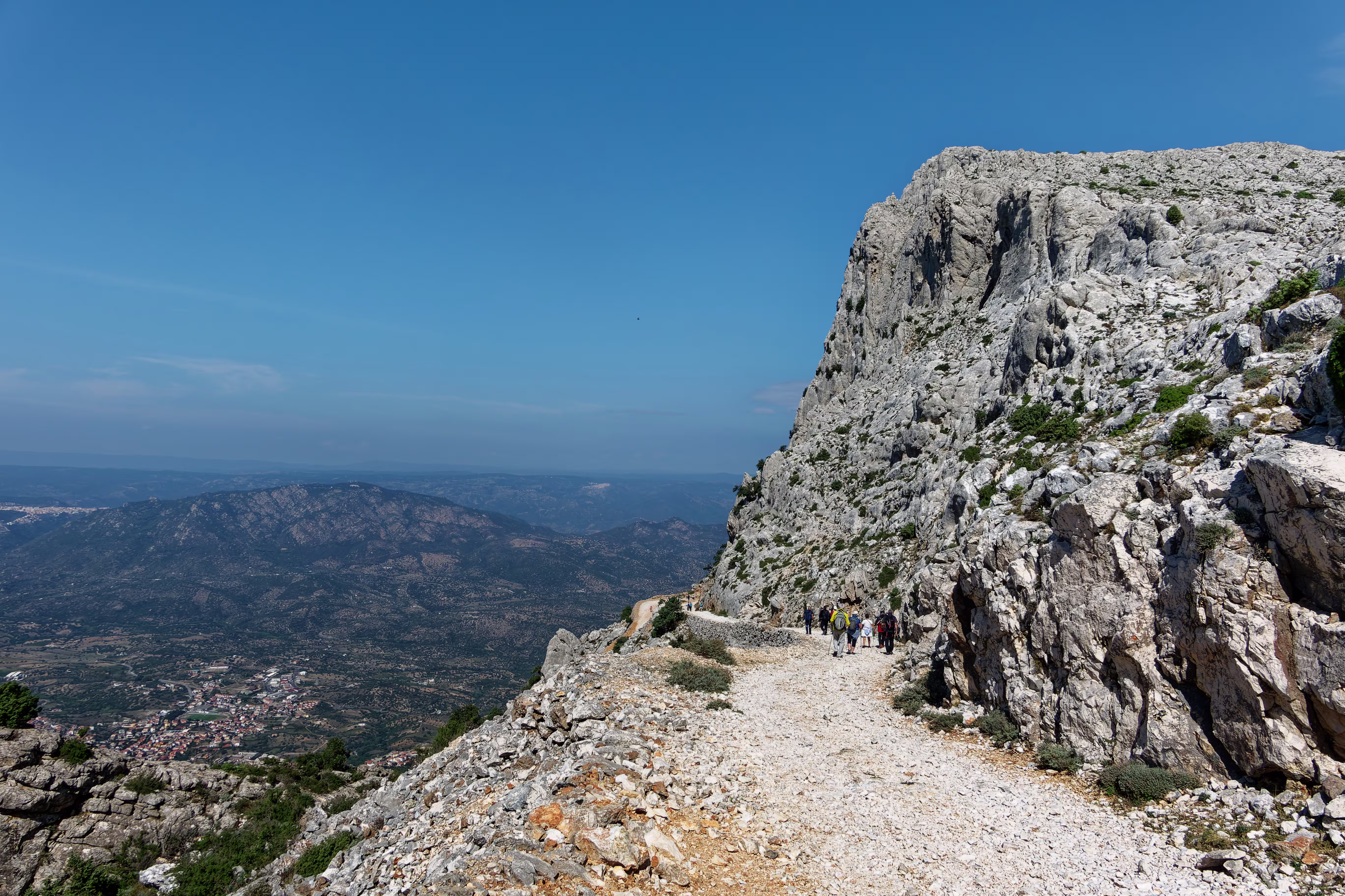 Quasi a Ishala e Pradu