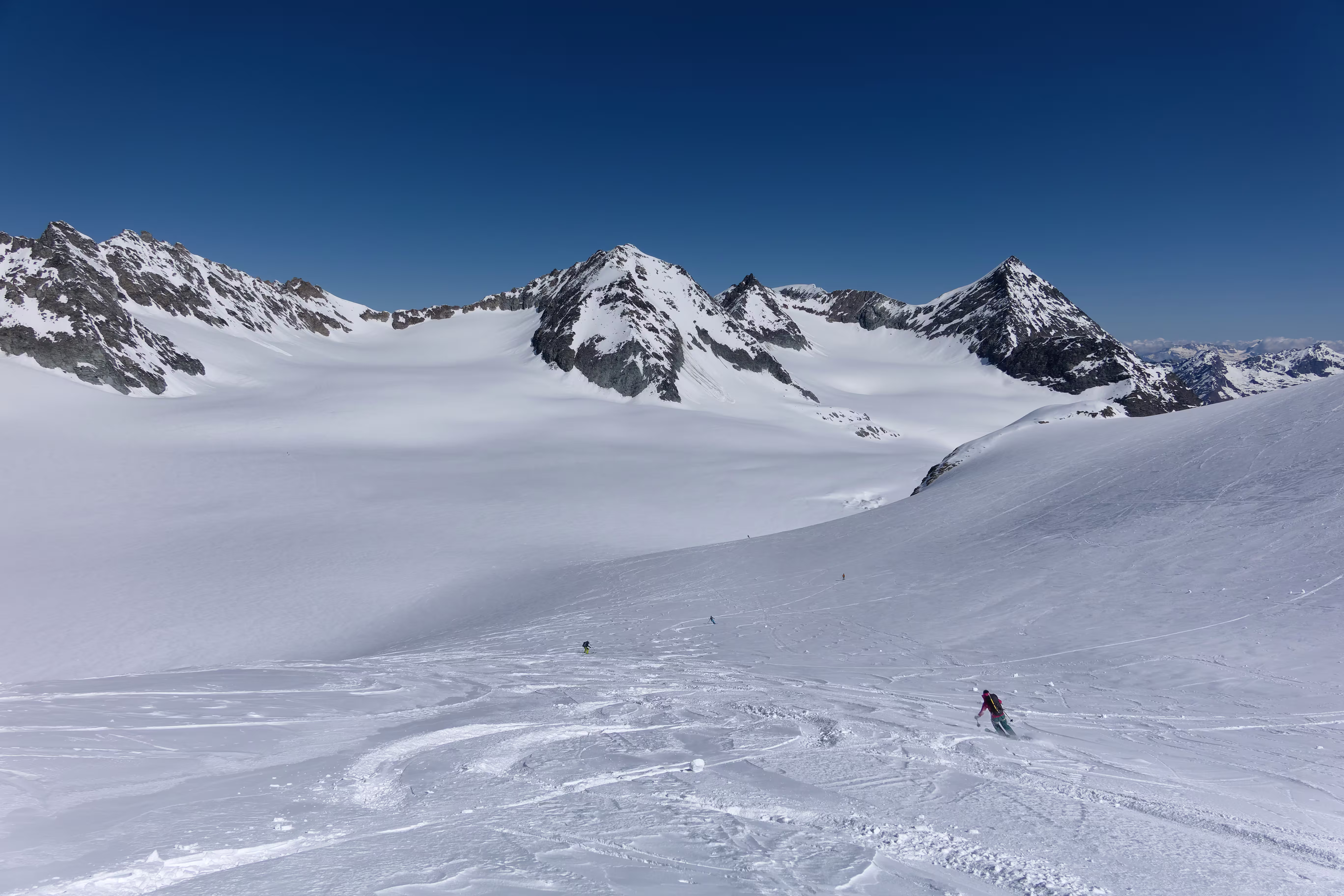 Bella sciata sul Ghiacciaio Corbassiere