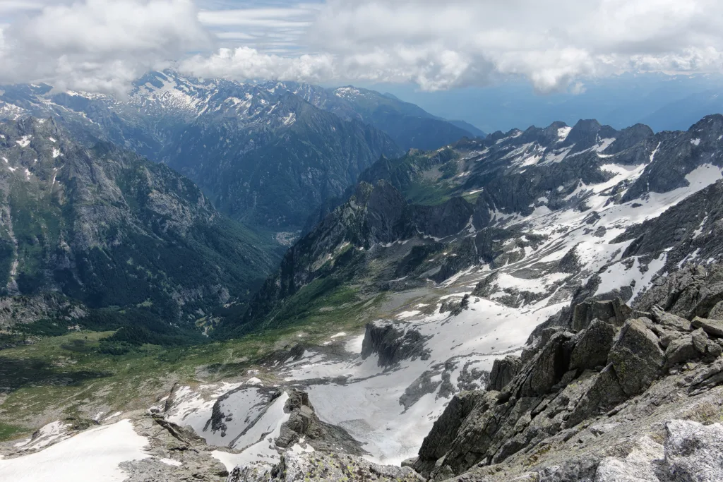 Dalla vetta verso la Val Masino