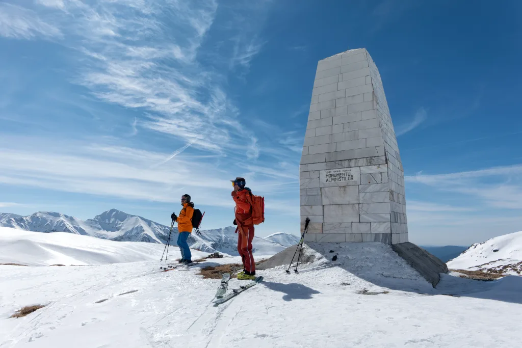 Il monumento agli alpinisti