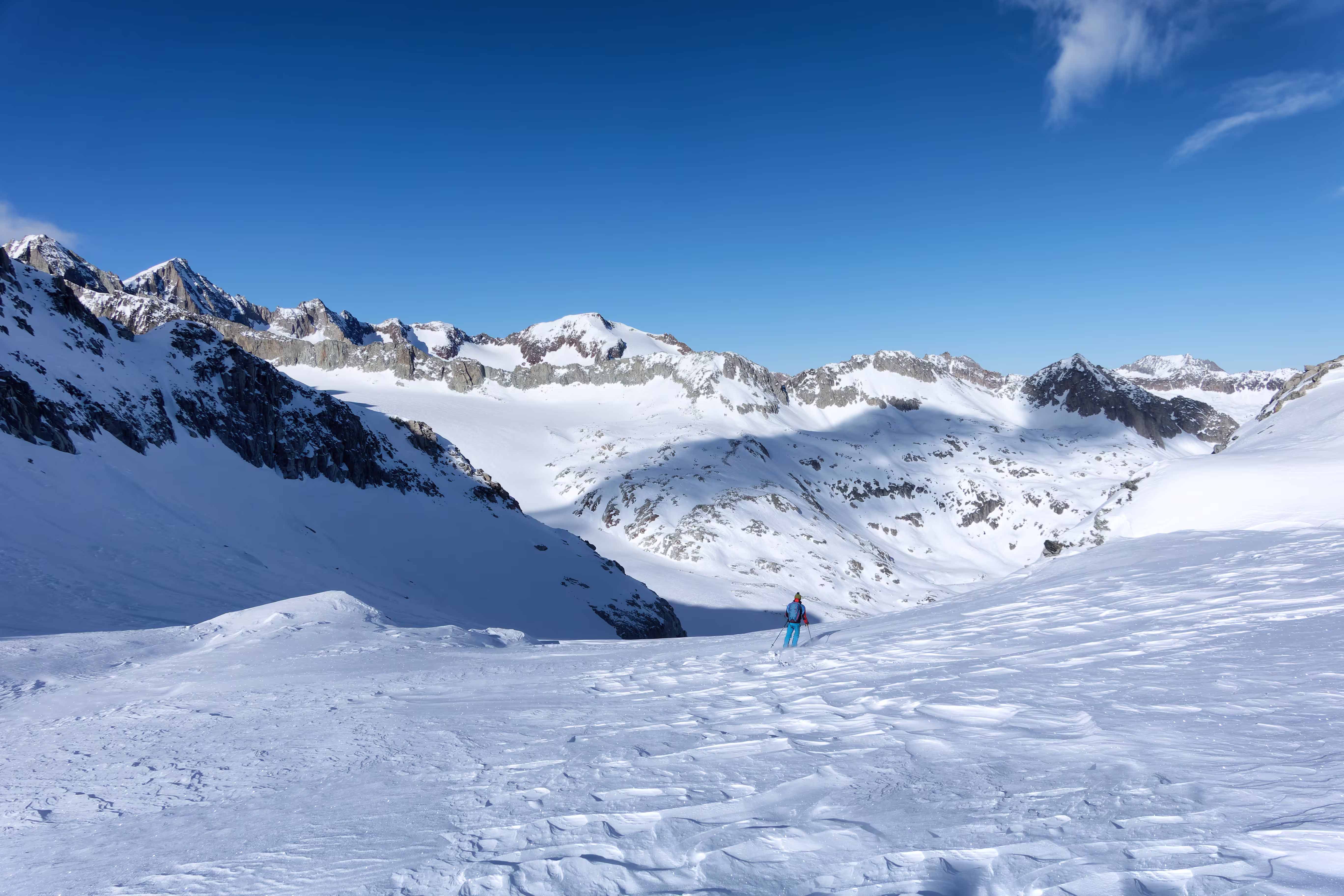 Iniziamo la discesa sul versante opposto