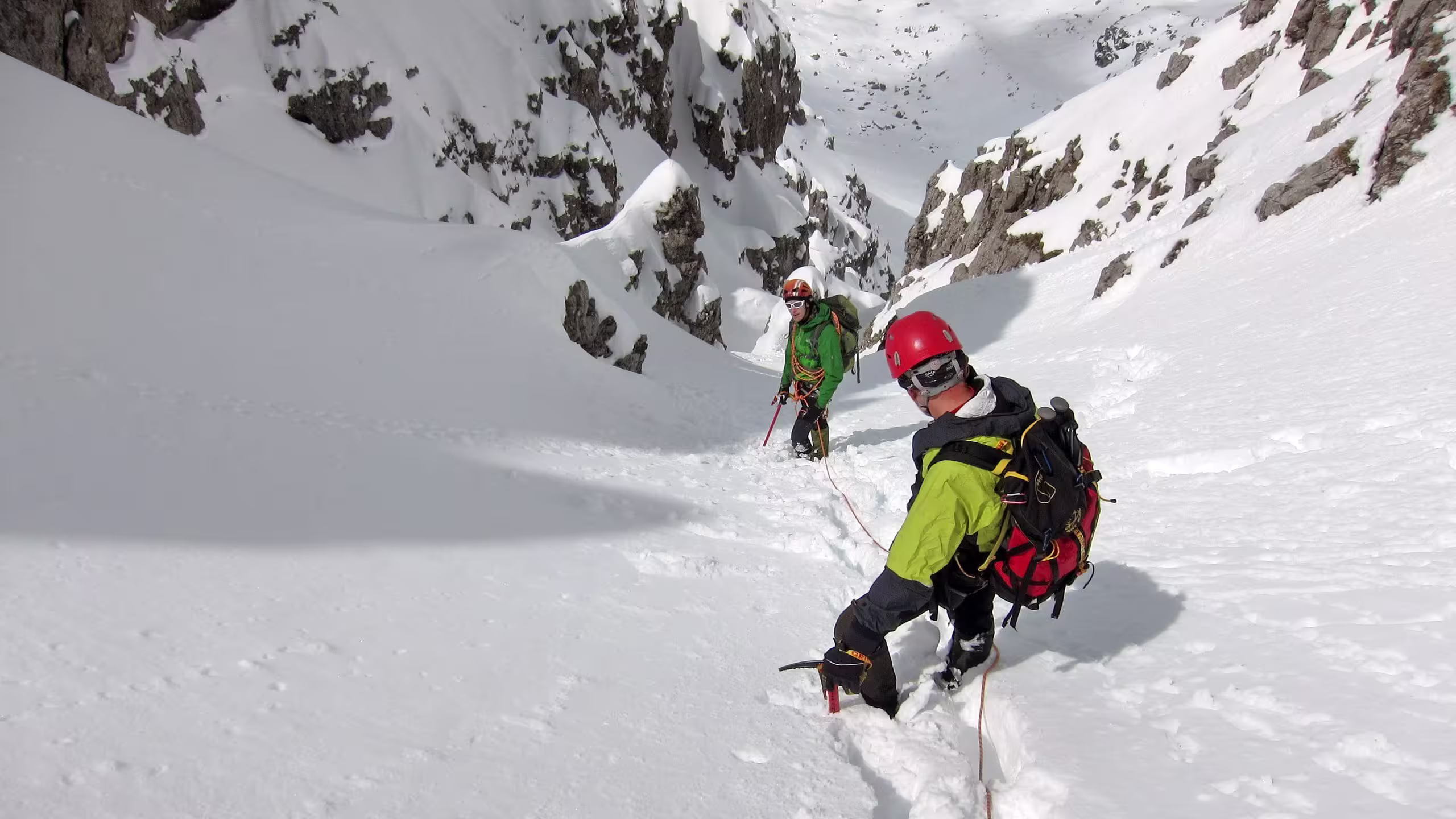 Il Canalone dei Camosci in veste invernale