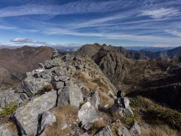 Gli ometti di vetta del Pedum