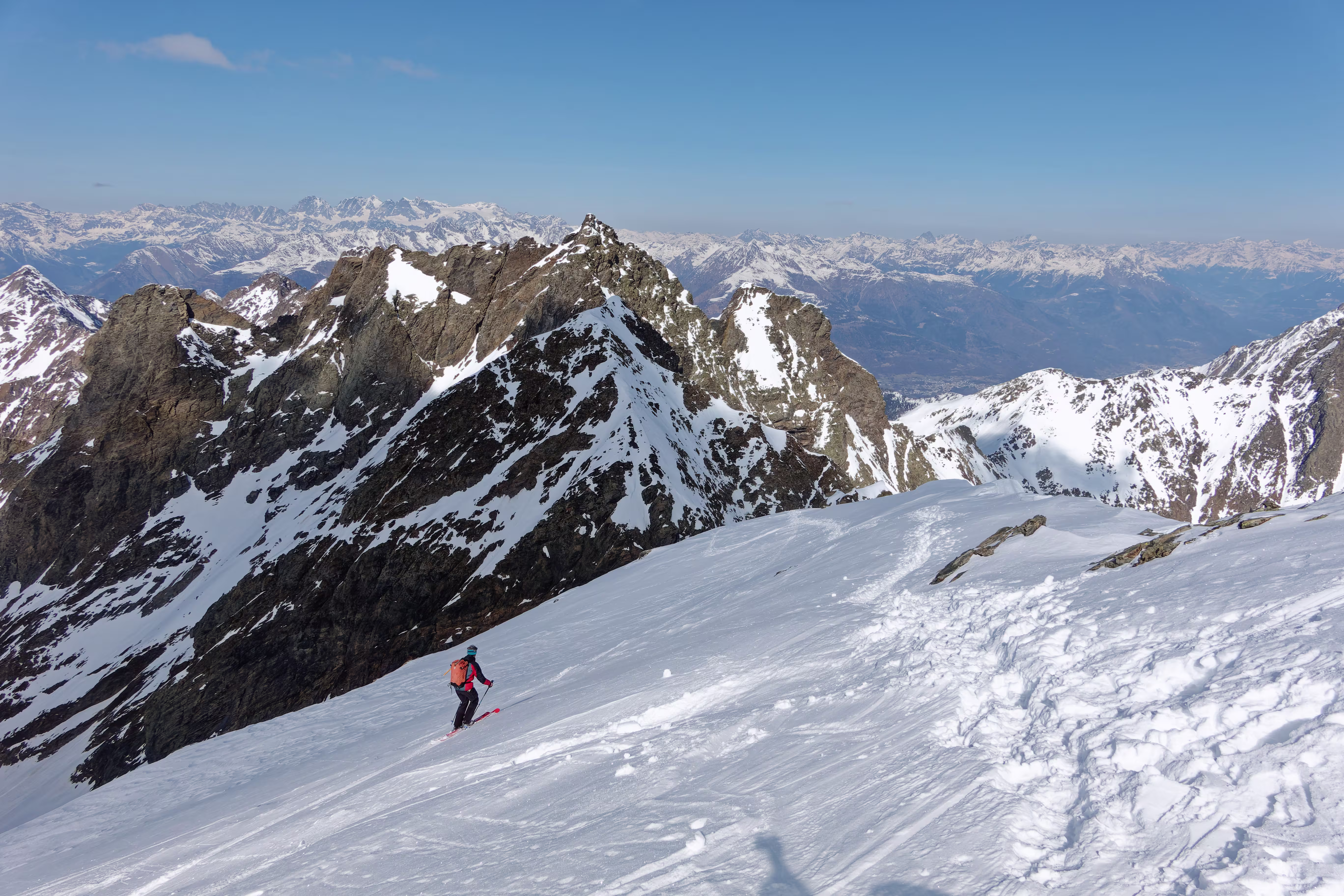 Emozionante partire con gli sci da qui