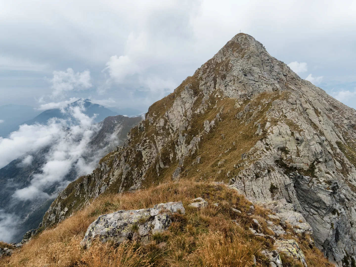 Traversata Legnone-Monte Rotondo, uscita dal tratto attrezzato dopo il Pizzo Alto