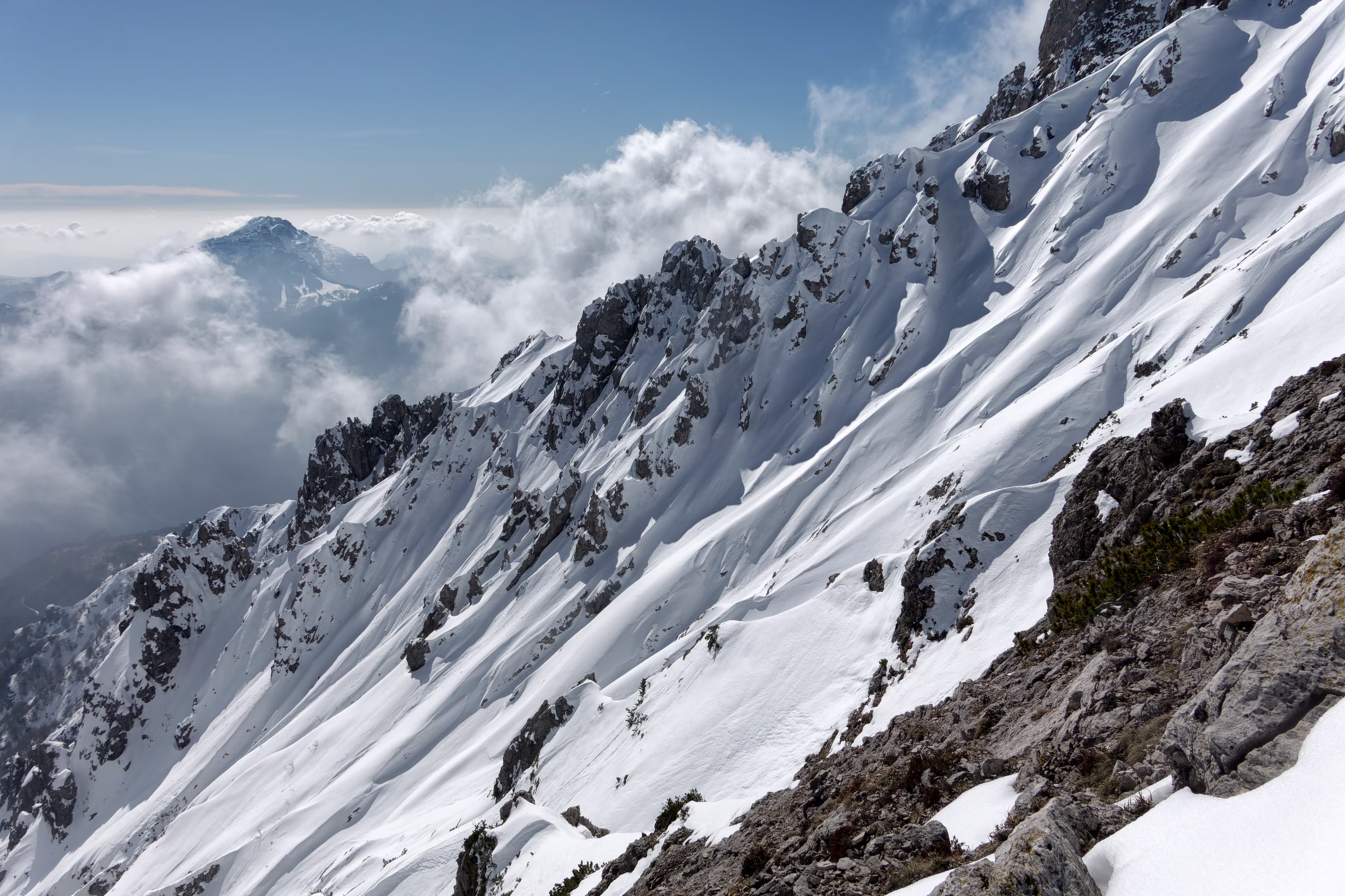 Il ripido versante est