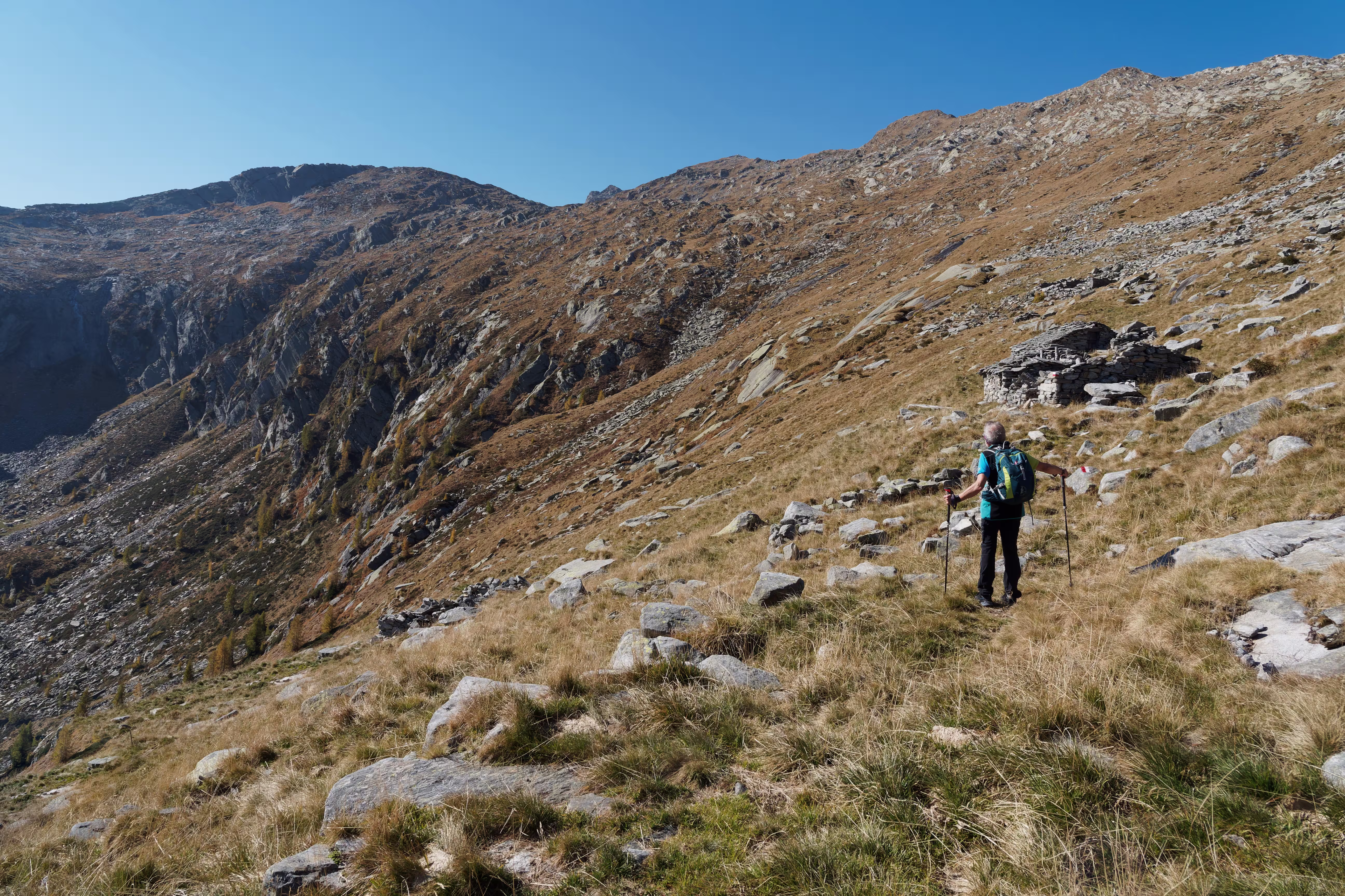Si intravede la vetta dall’Alpe Piodella