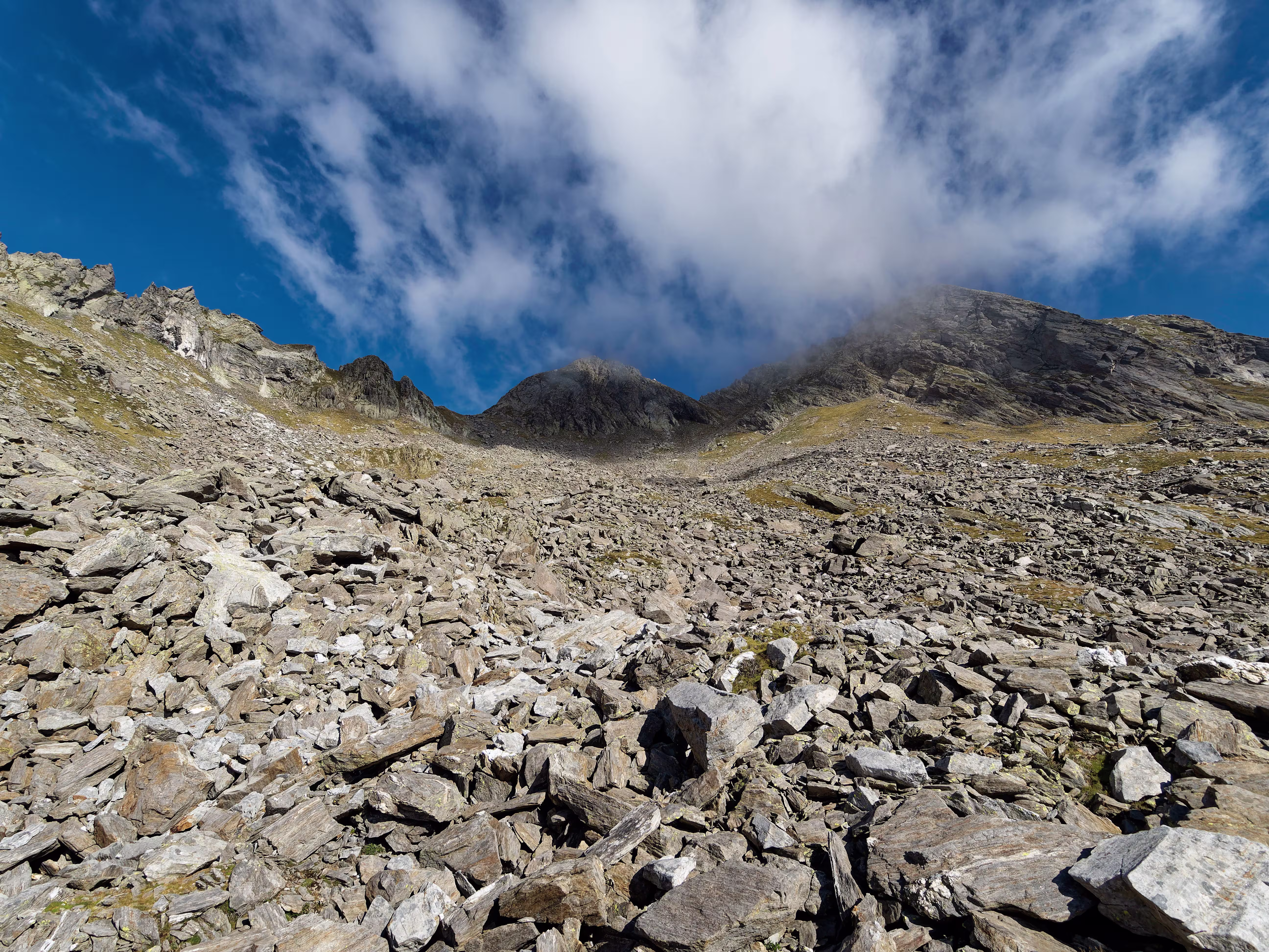 Il percorso senza traccia fino alla Bocchetta di Pòrtola