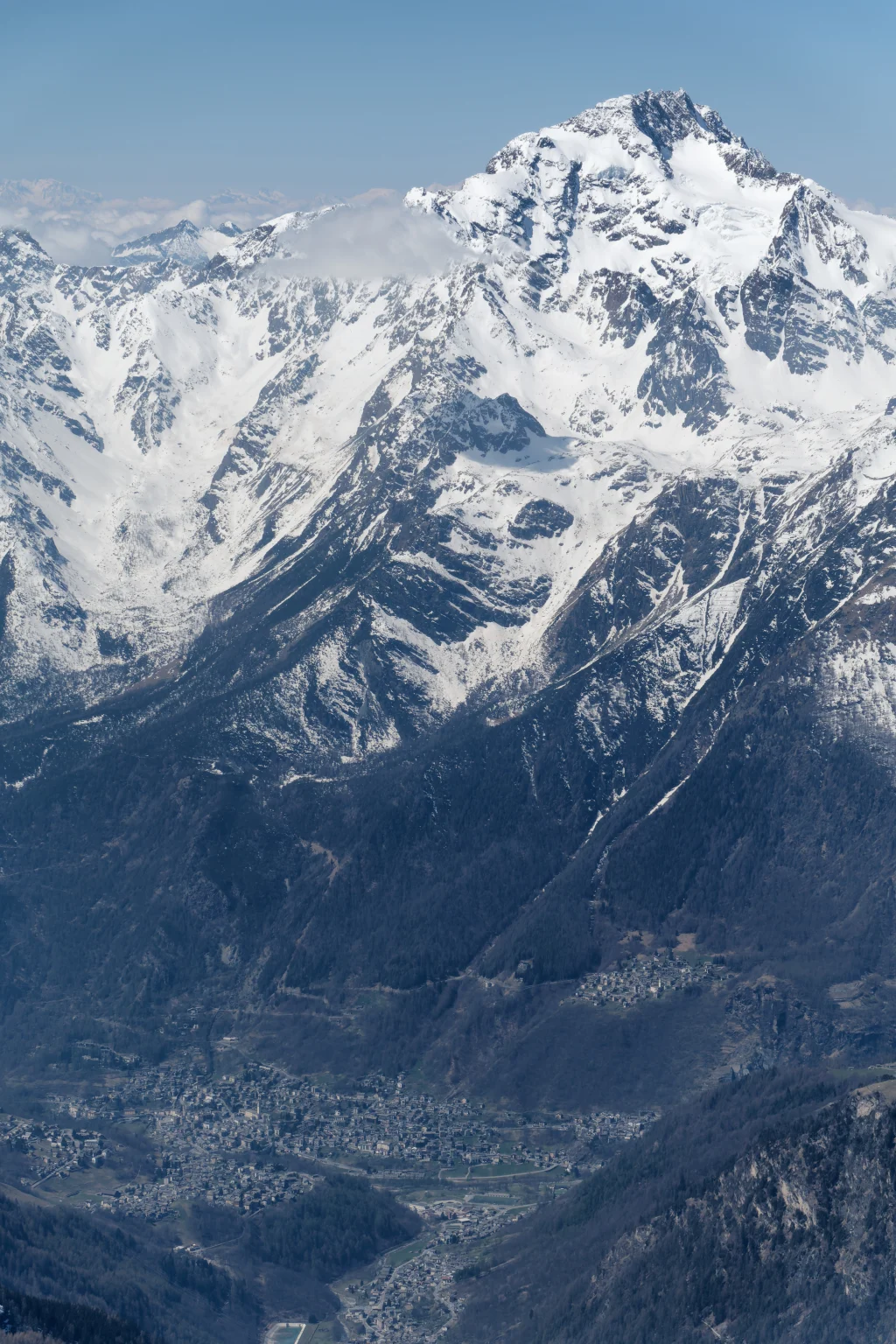 Il Disgrazia domina la Val Malenco