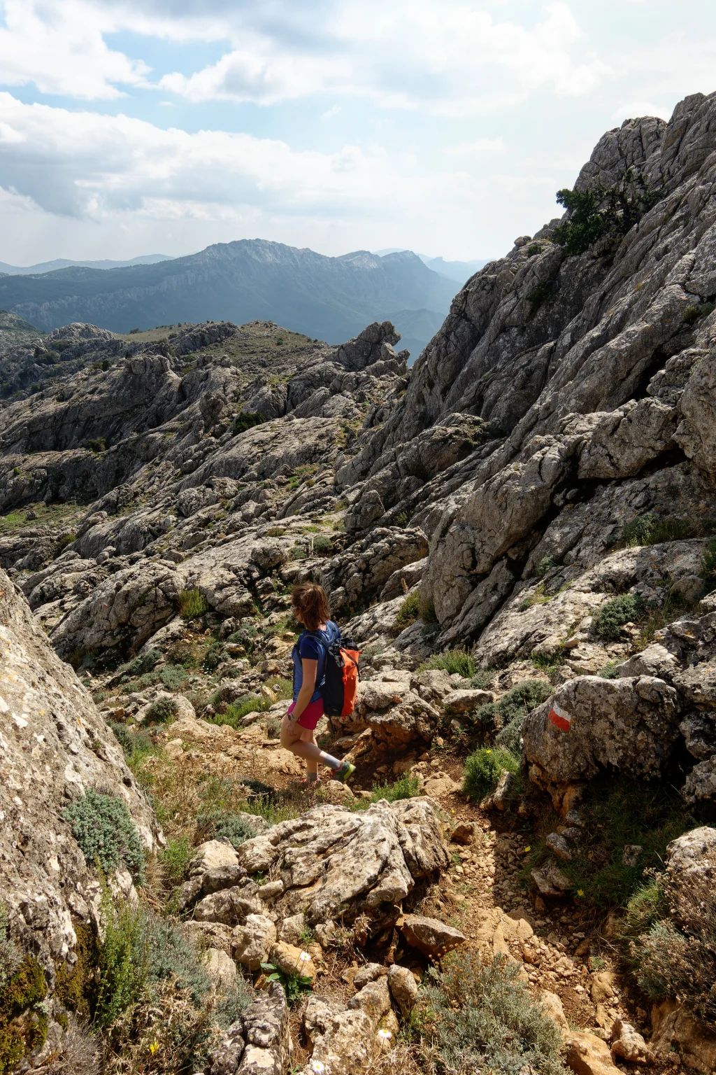 In discesa per il giro ad anello via Scala ‘e Marras