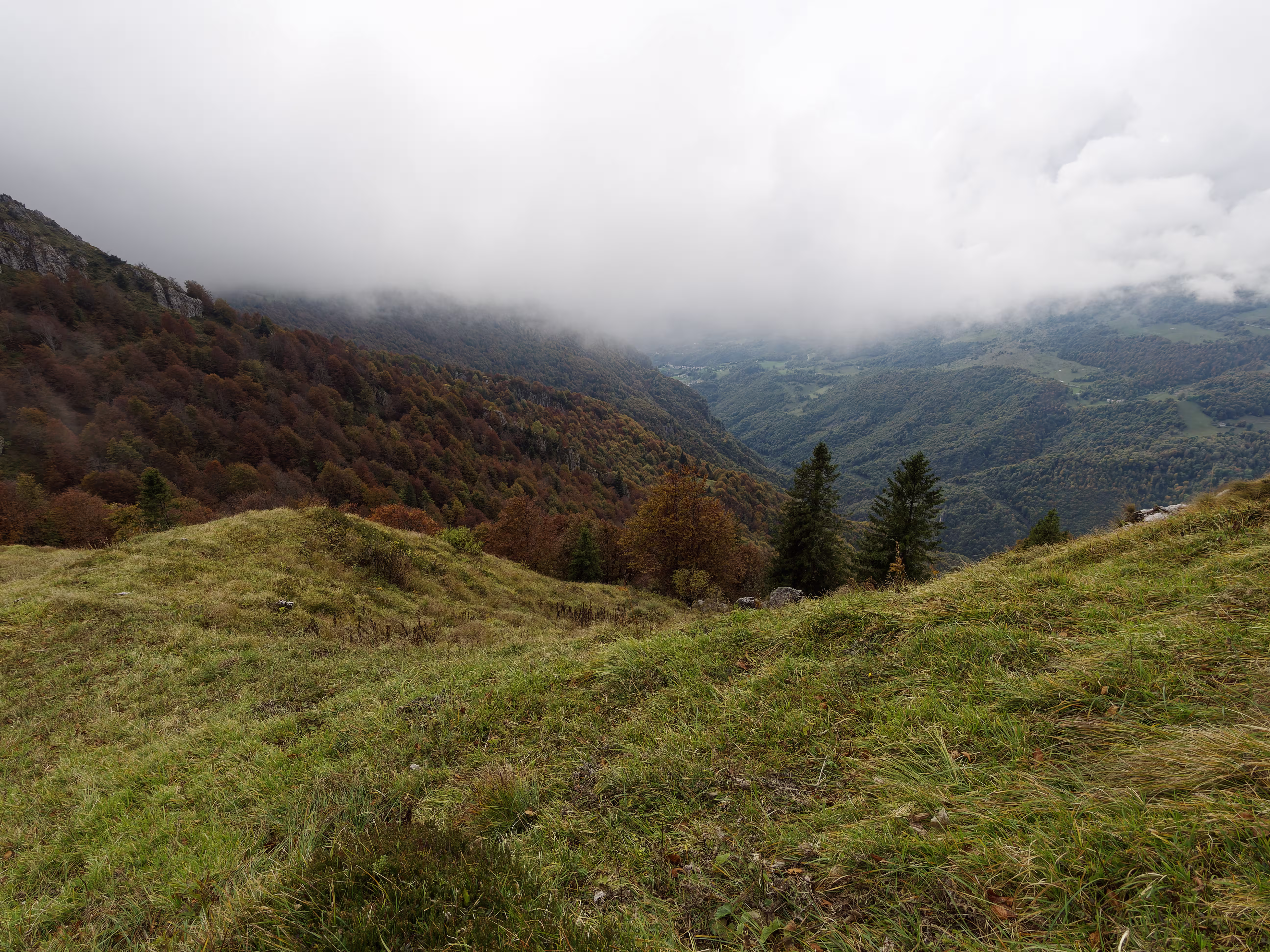 La lunghissima discesa dalla Val Asinina