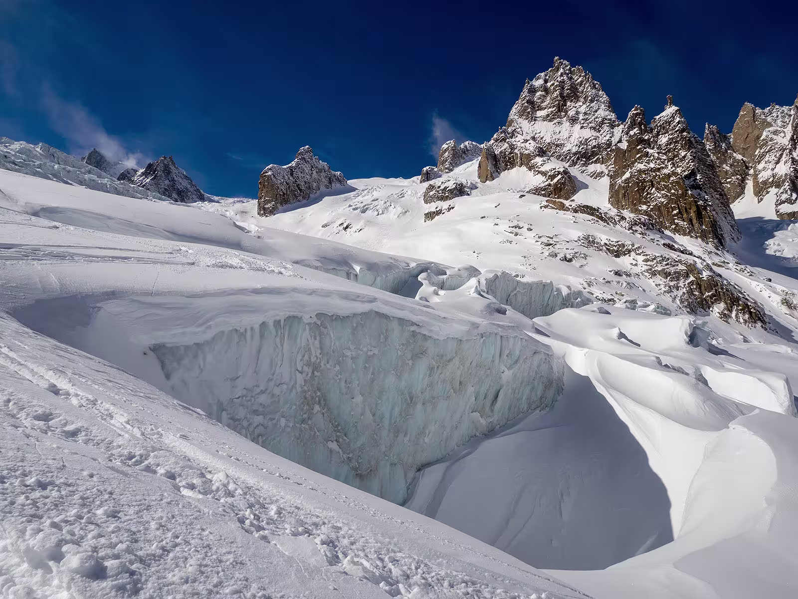 Crepacci lungo la discesa