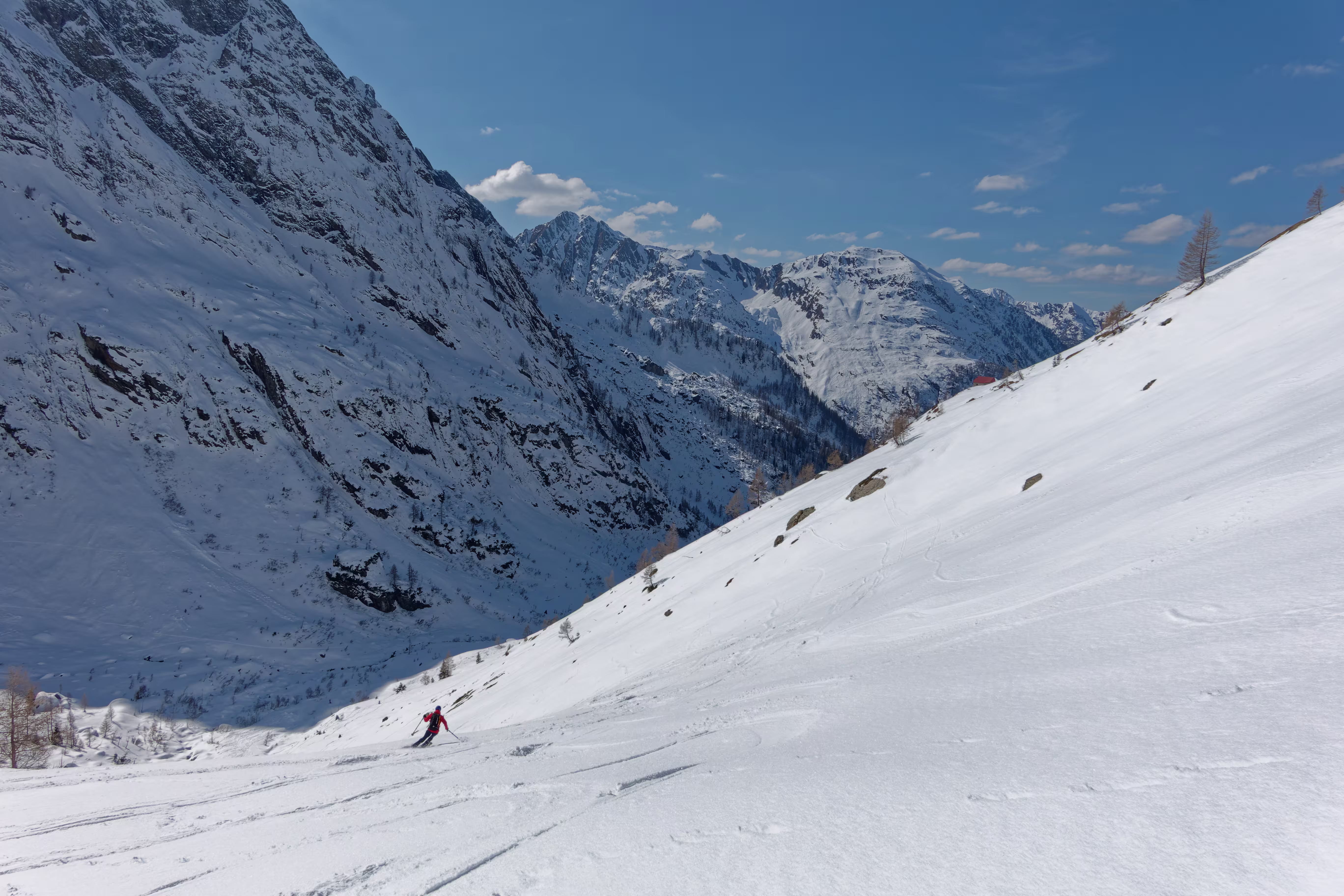 Discesa su neve primaverile nella forra