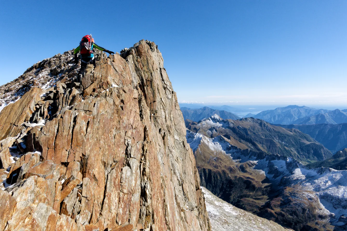 Alpinismo al Tossenhorn,La facile ed estetica cresta finale