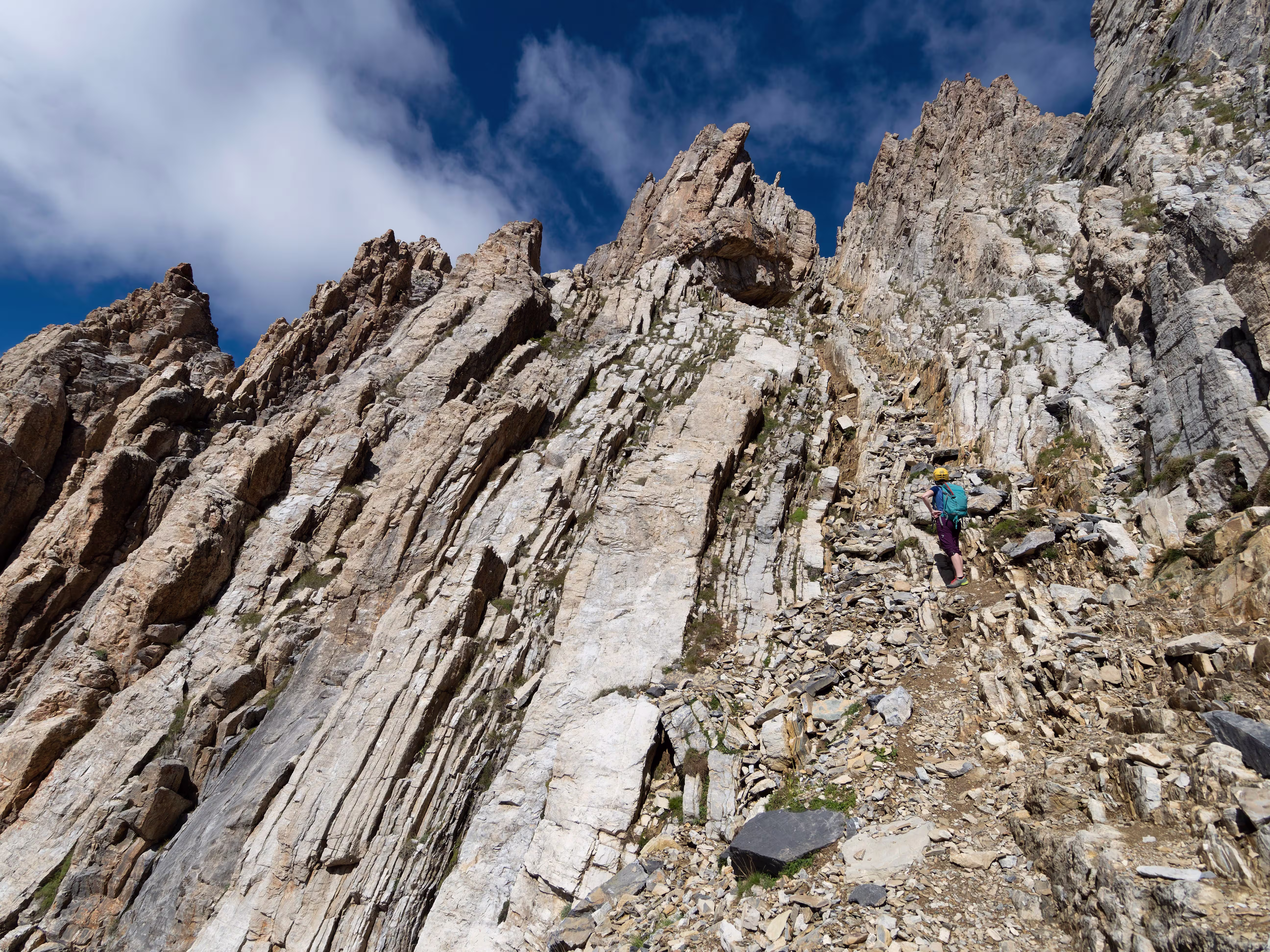 Il canale detritico per la vetta