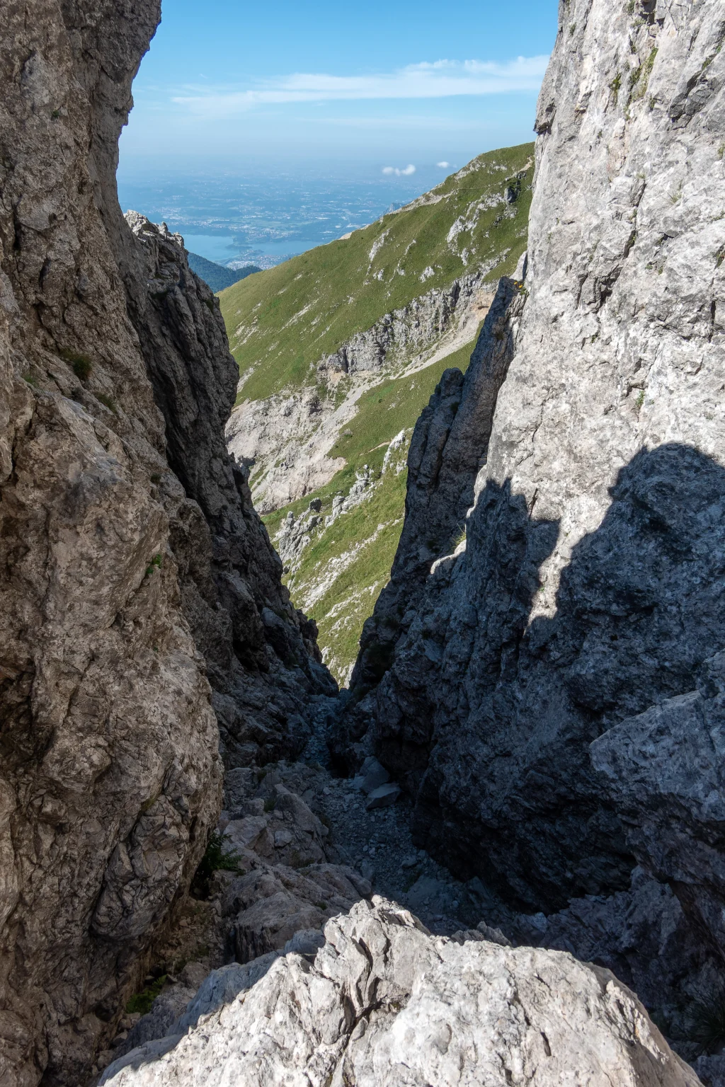 Il canalino in discesa che porta all’attacco