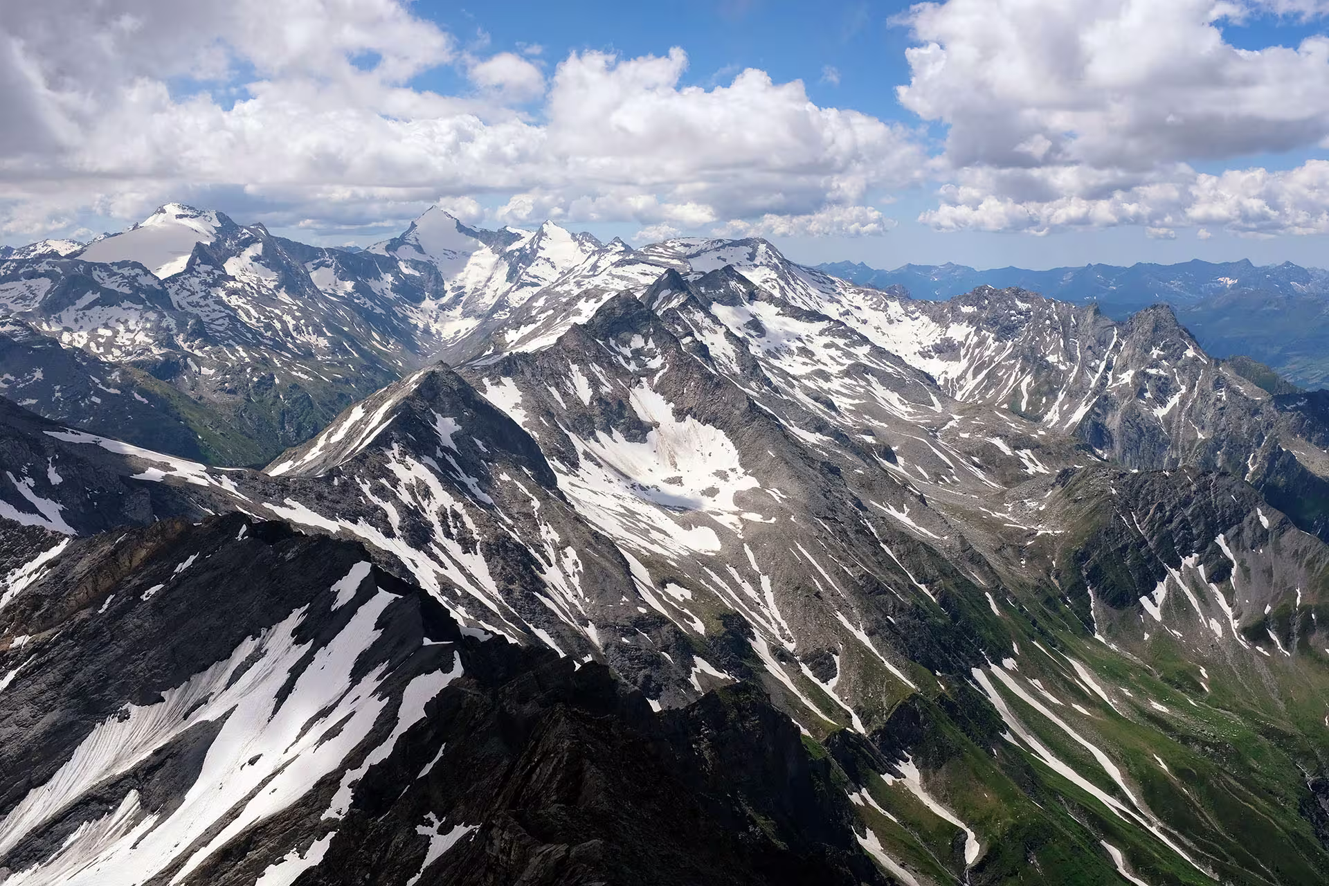 Il gruppo dell’Adula dalla vetta